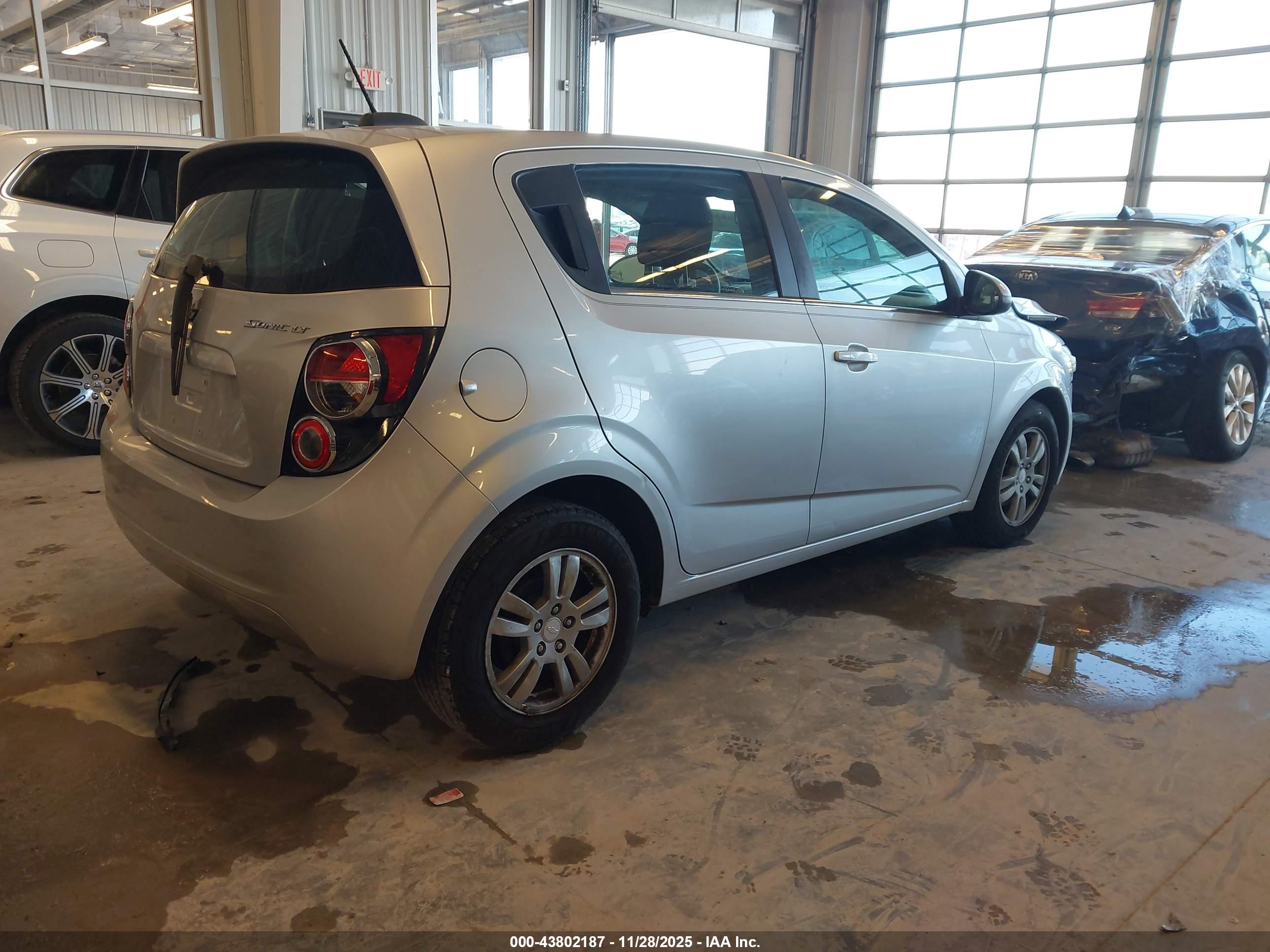 CHEVROLET SONIC image 4