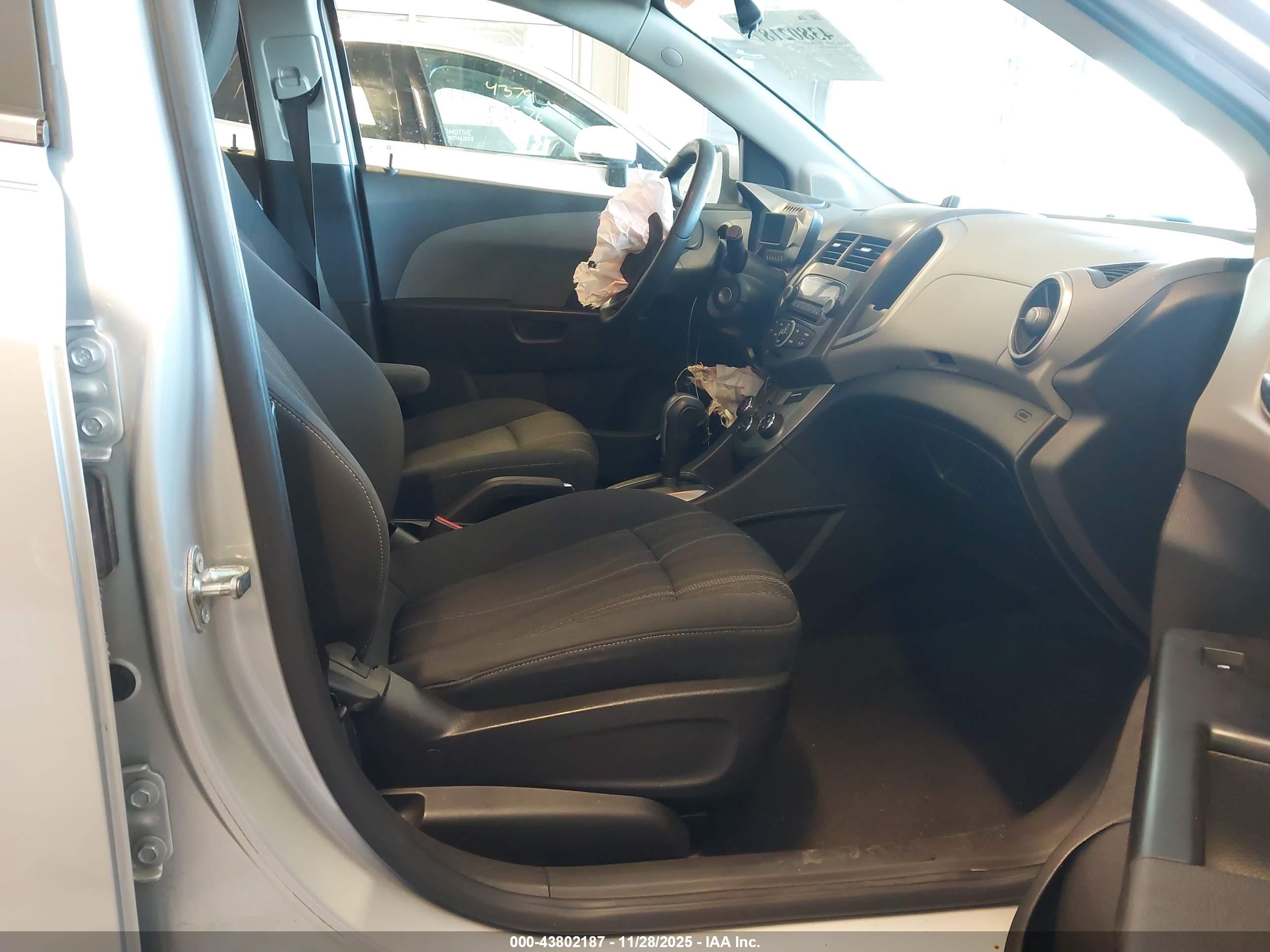 CHEVROLET SONIC image 5