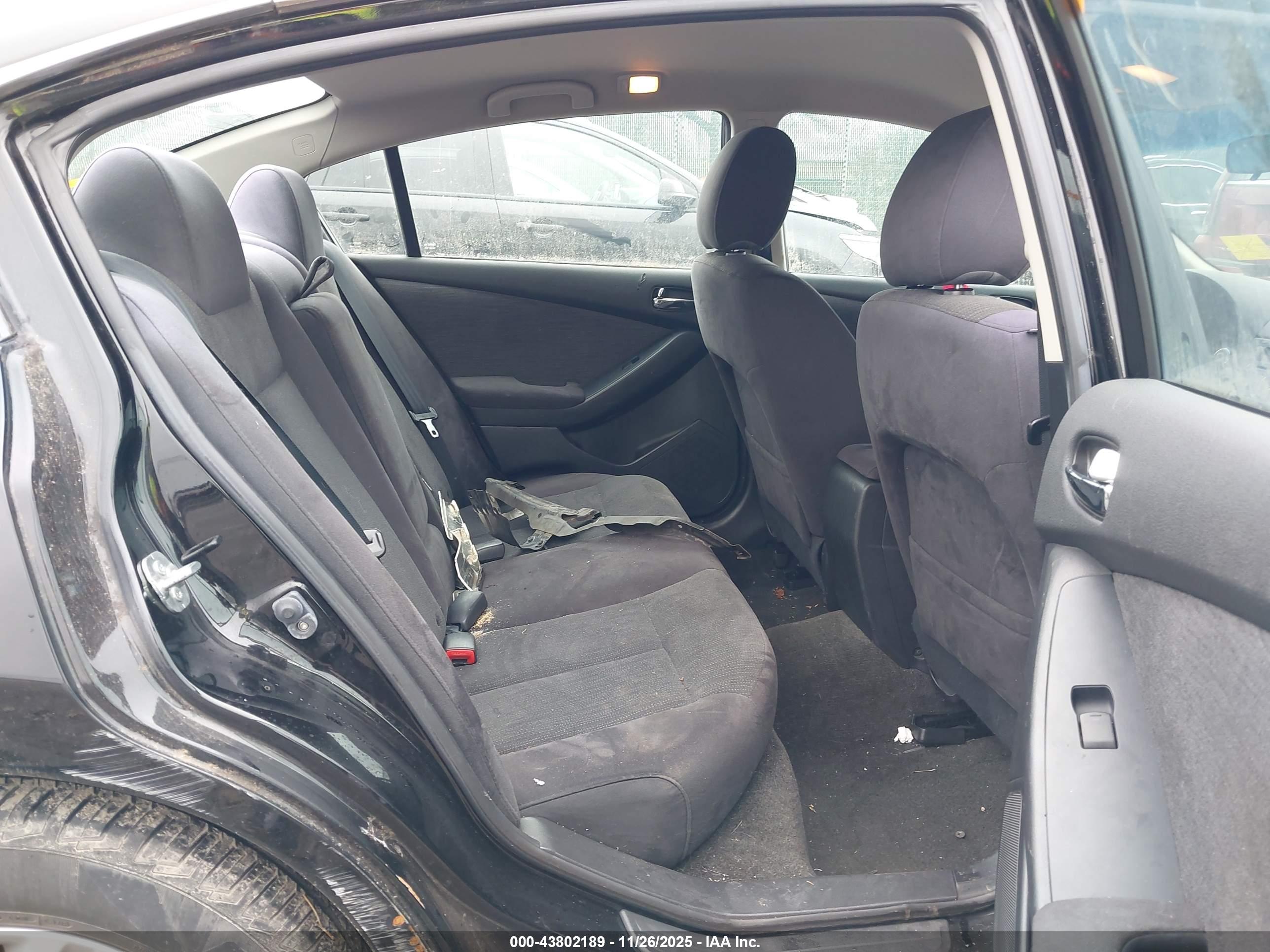 NISSAN ALTIMA image 8