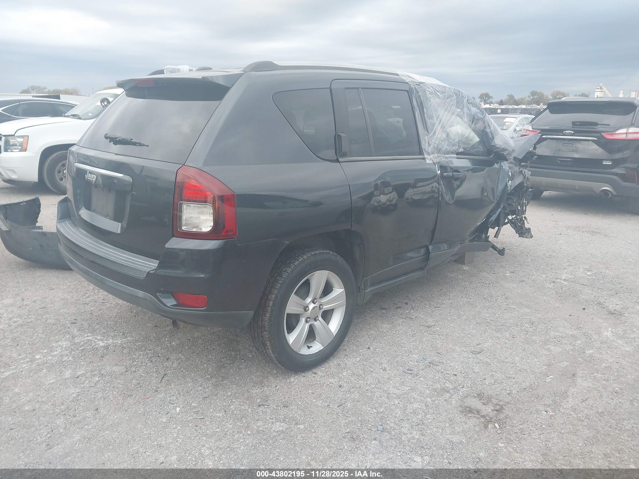 JEEP COMPASS image 4