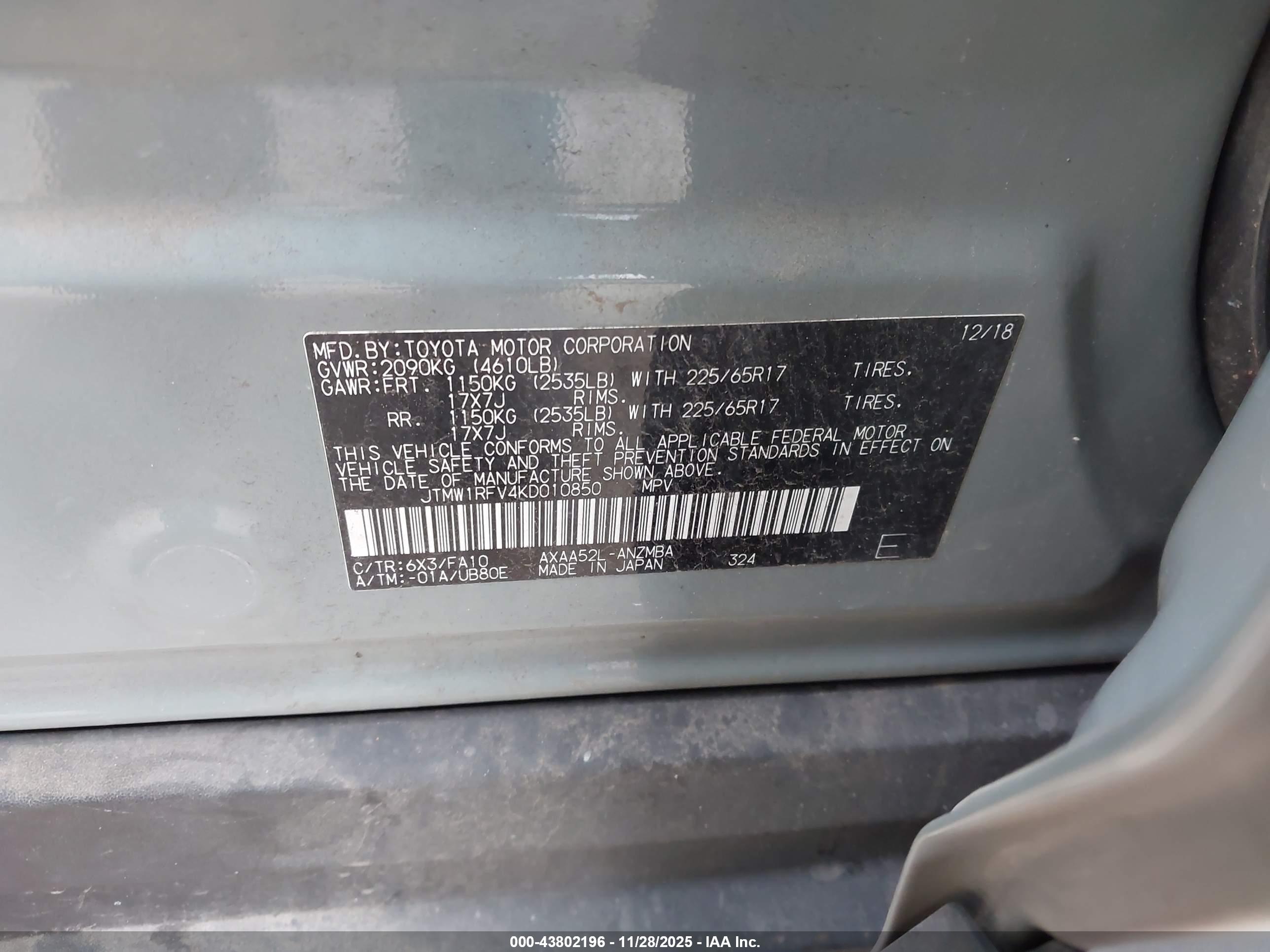 TOYOTA RAV4 image 9
