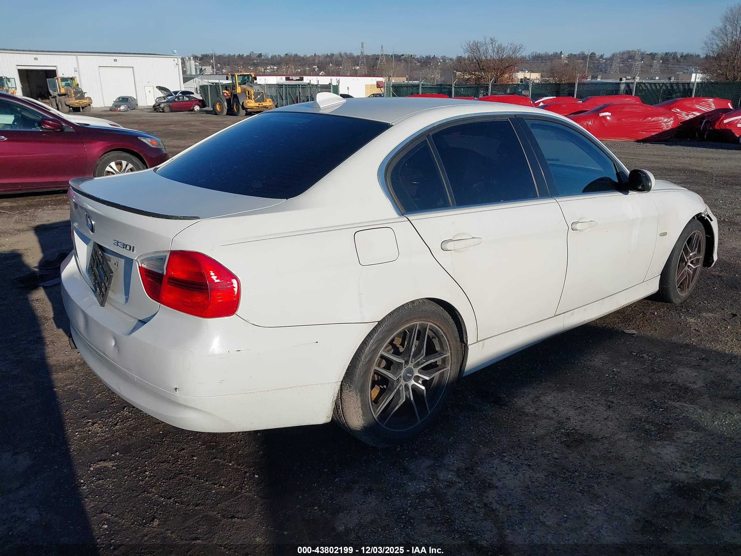 BMW 330I image 4