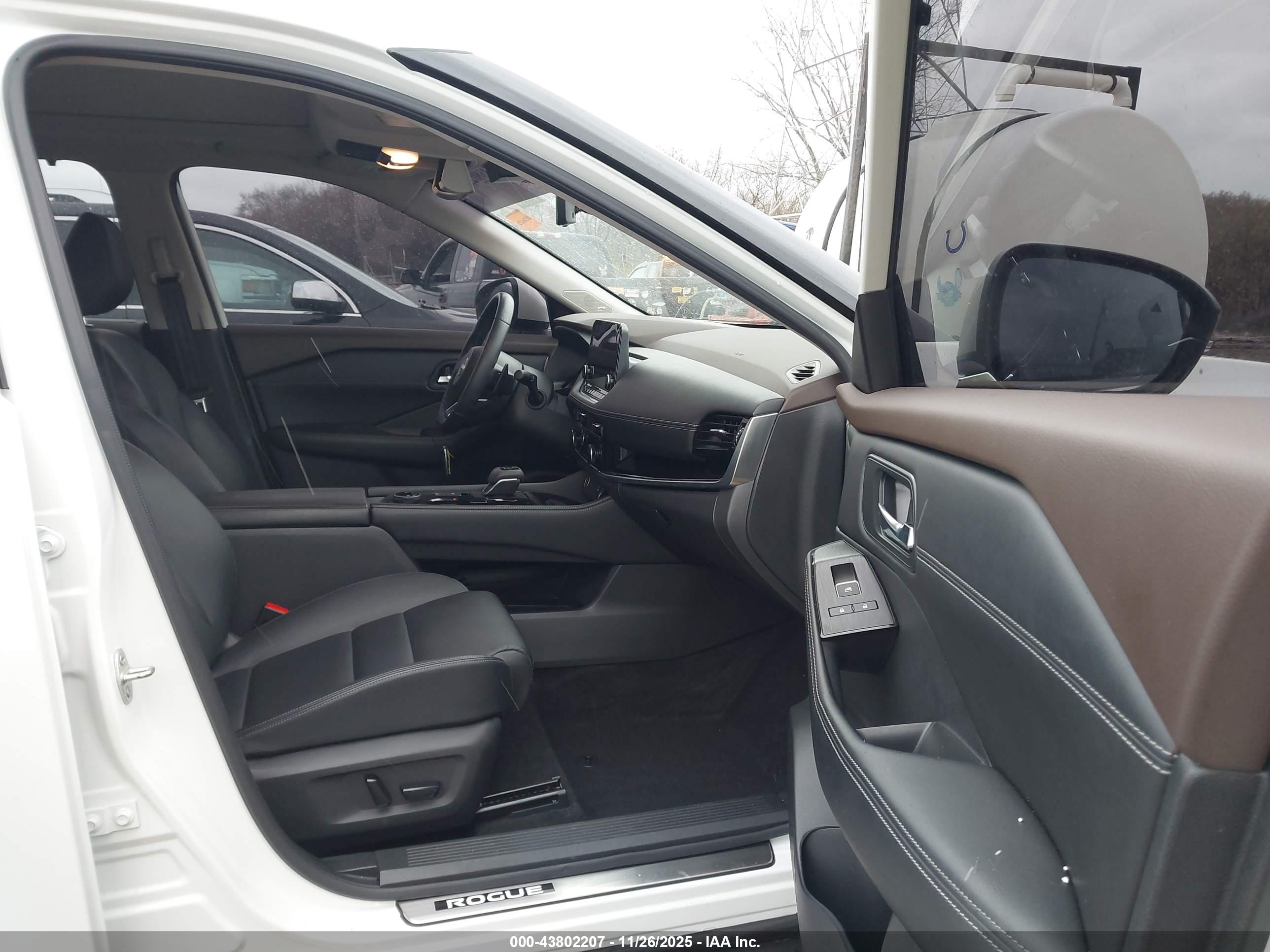 NISSAN ROGUE image 5