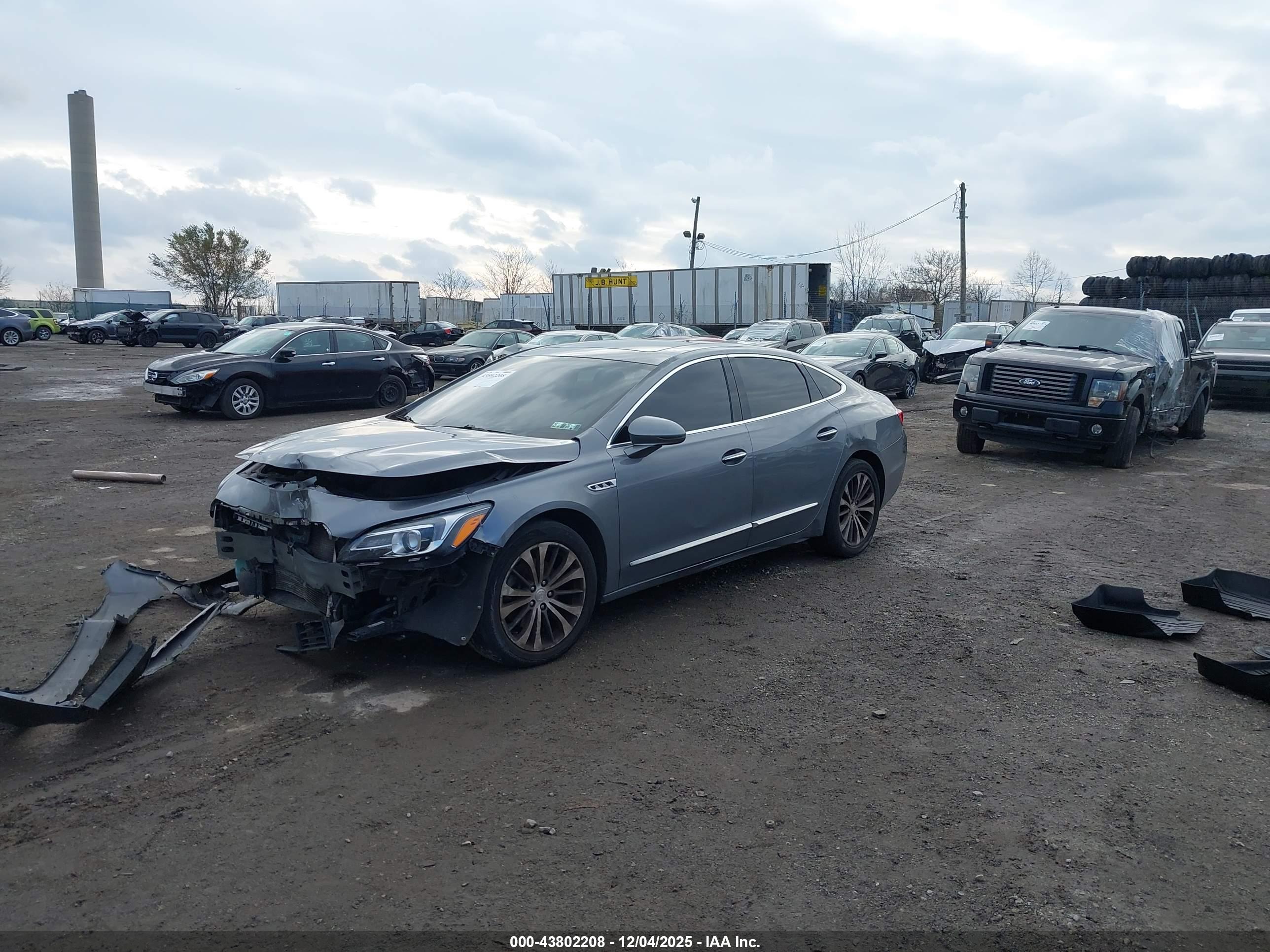 BUICK LACROSSE image 2