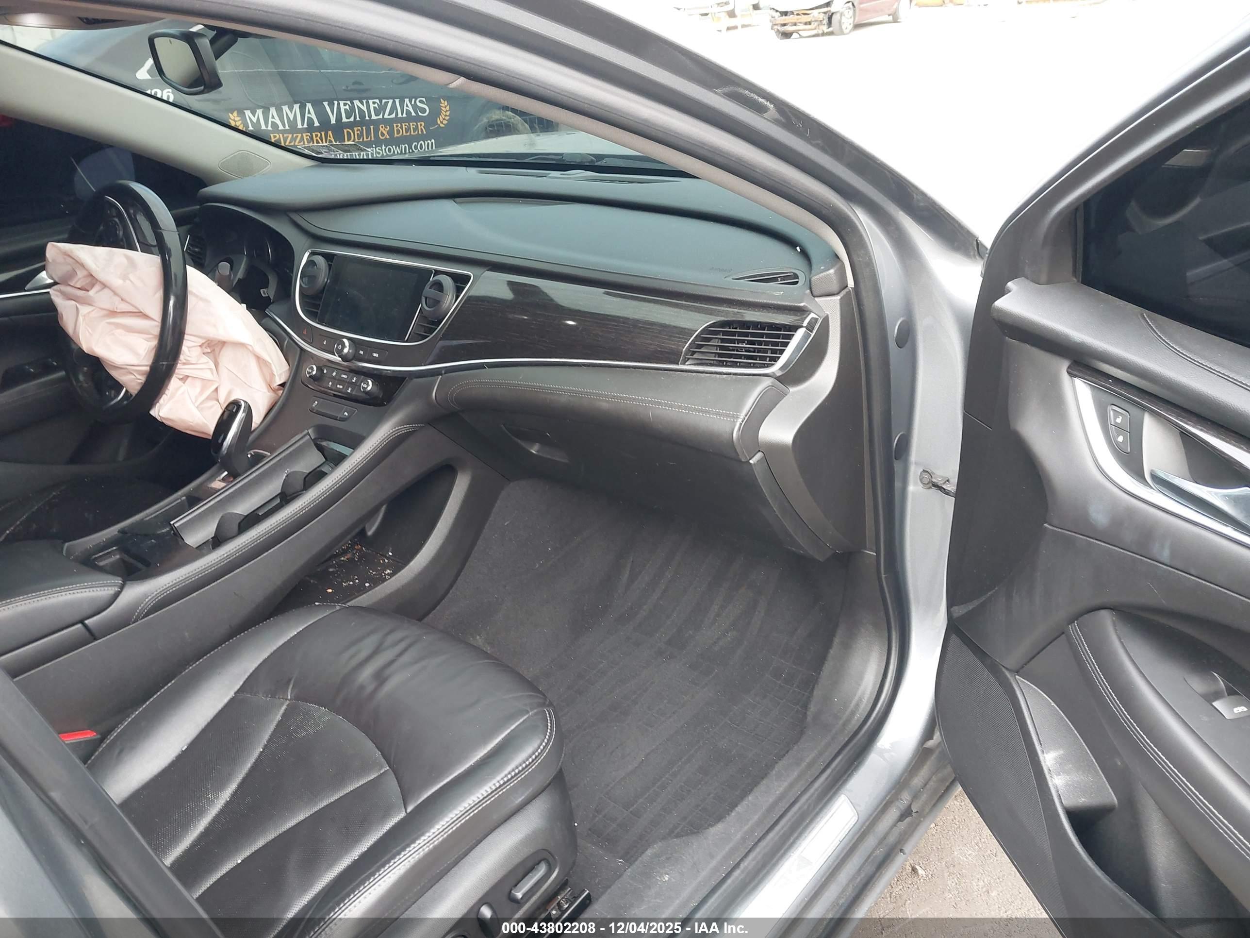 BUICK LACROSSE image 5
