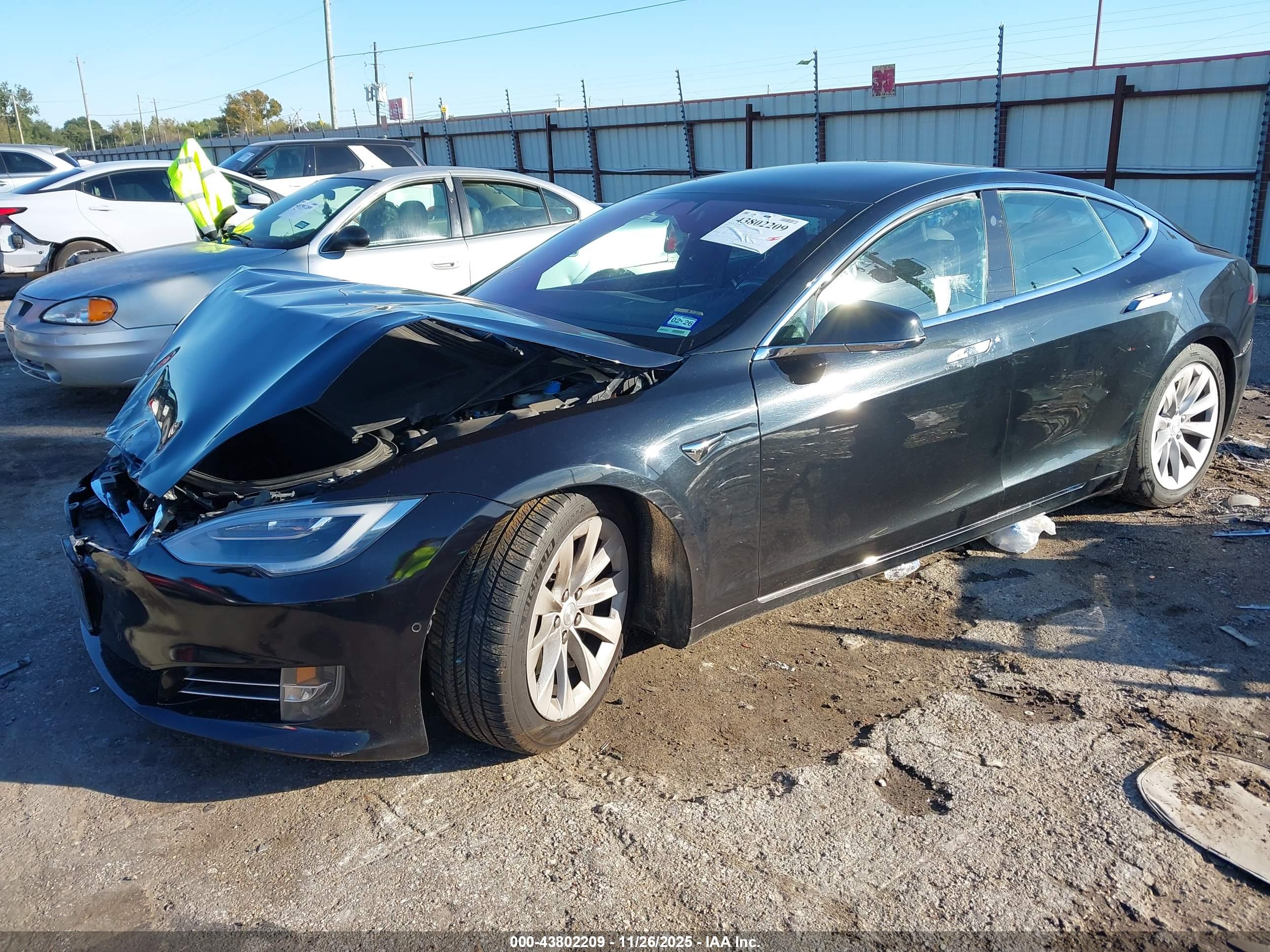 TESLA MODEL image 2