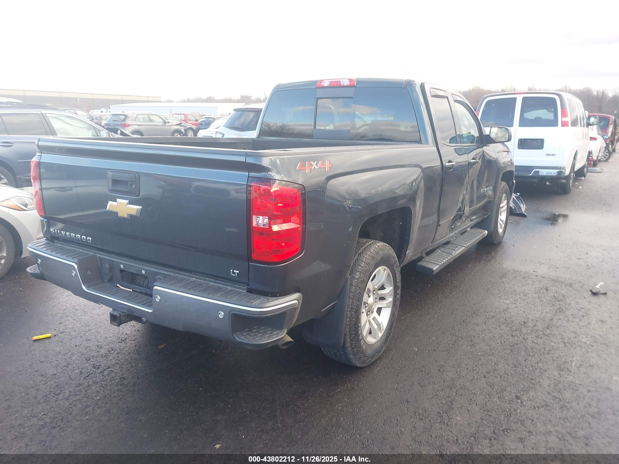 CHEVROLET SILVERADO image 4