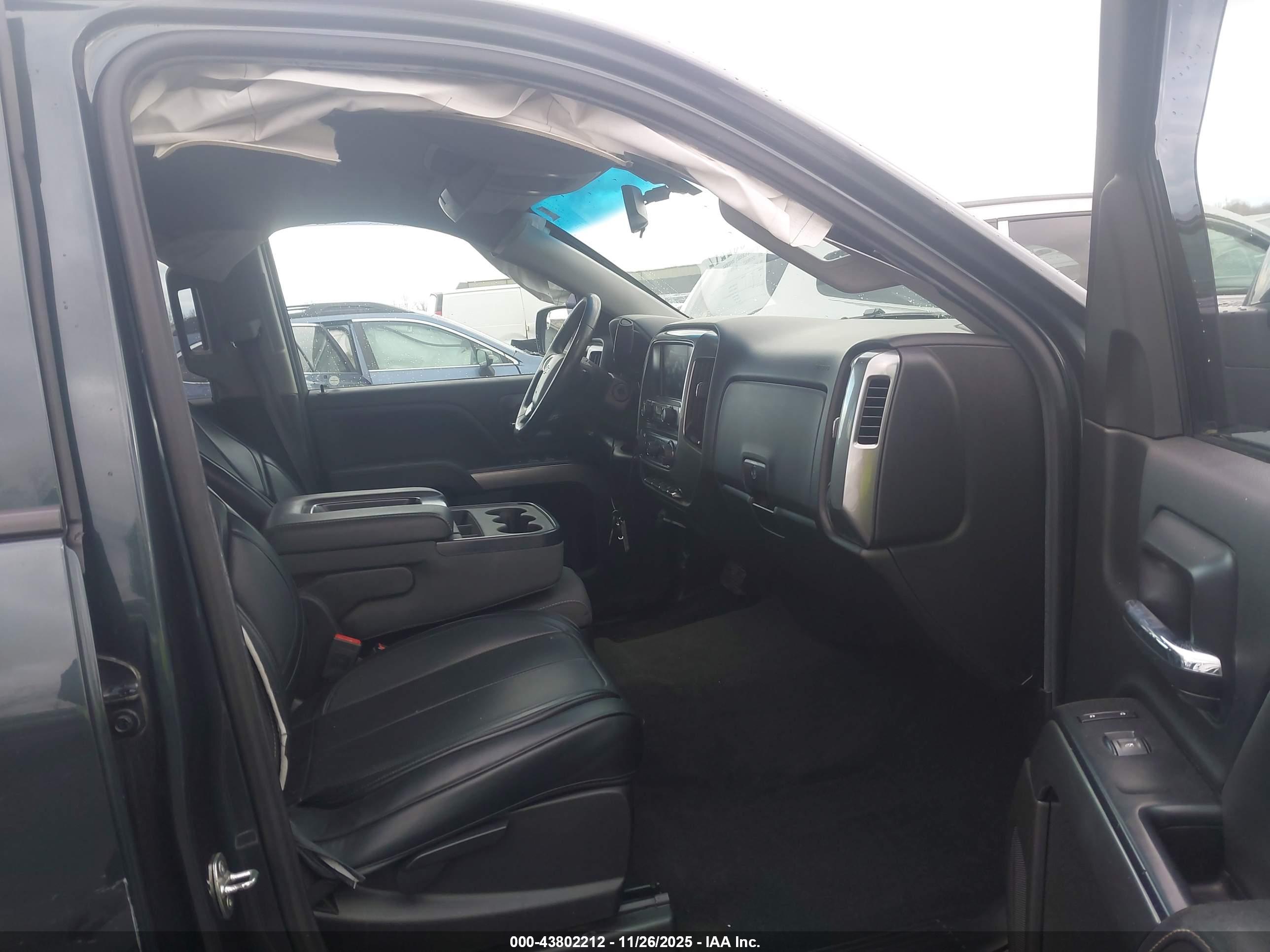 CHEVROLET SILVERADO image 5