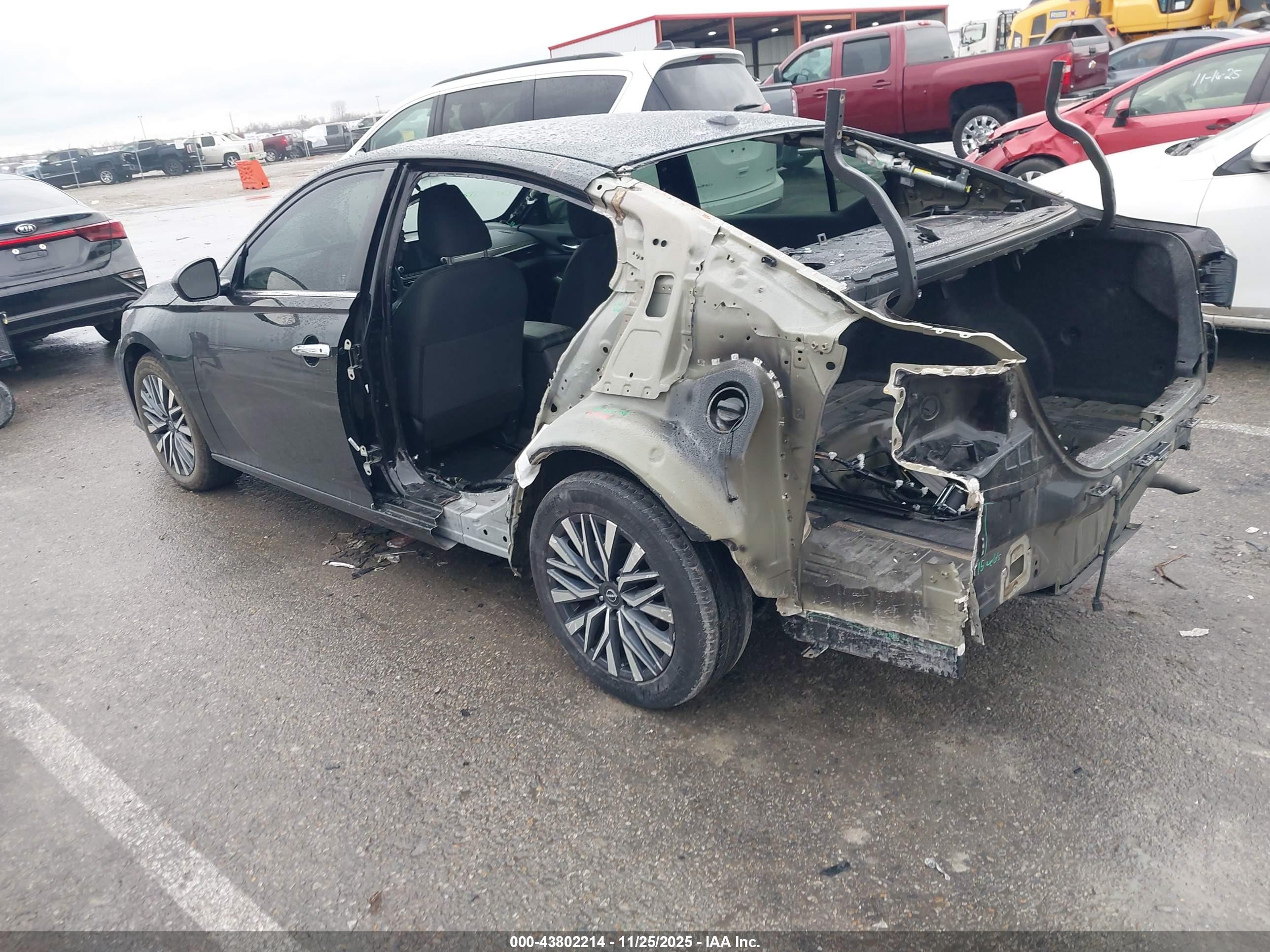 NISSAN ALTIMA image 3