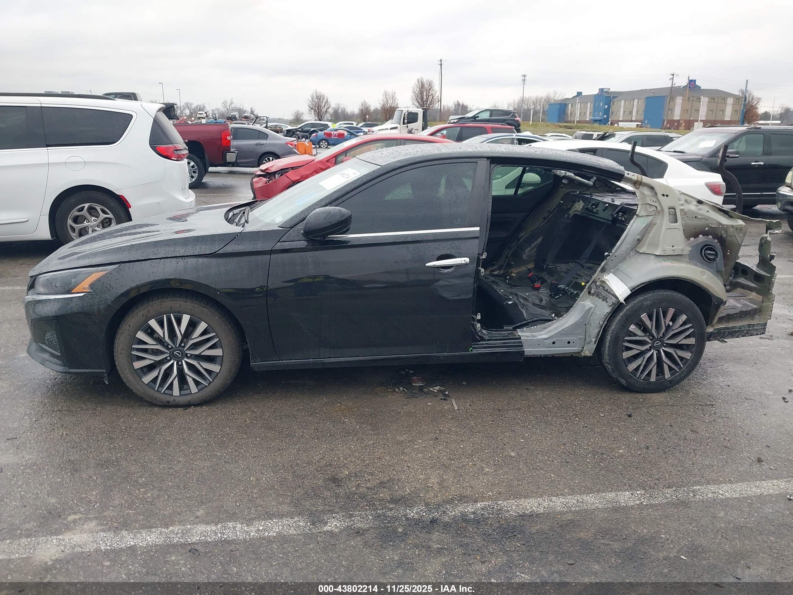 NISSAN ALTIMA image 6