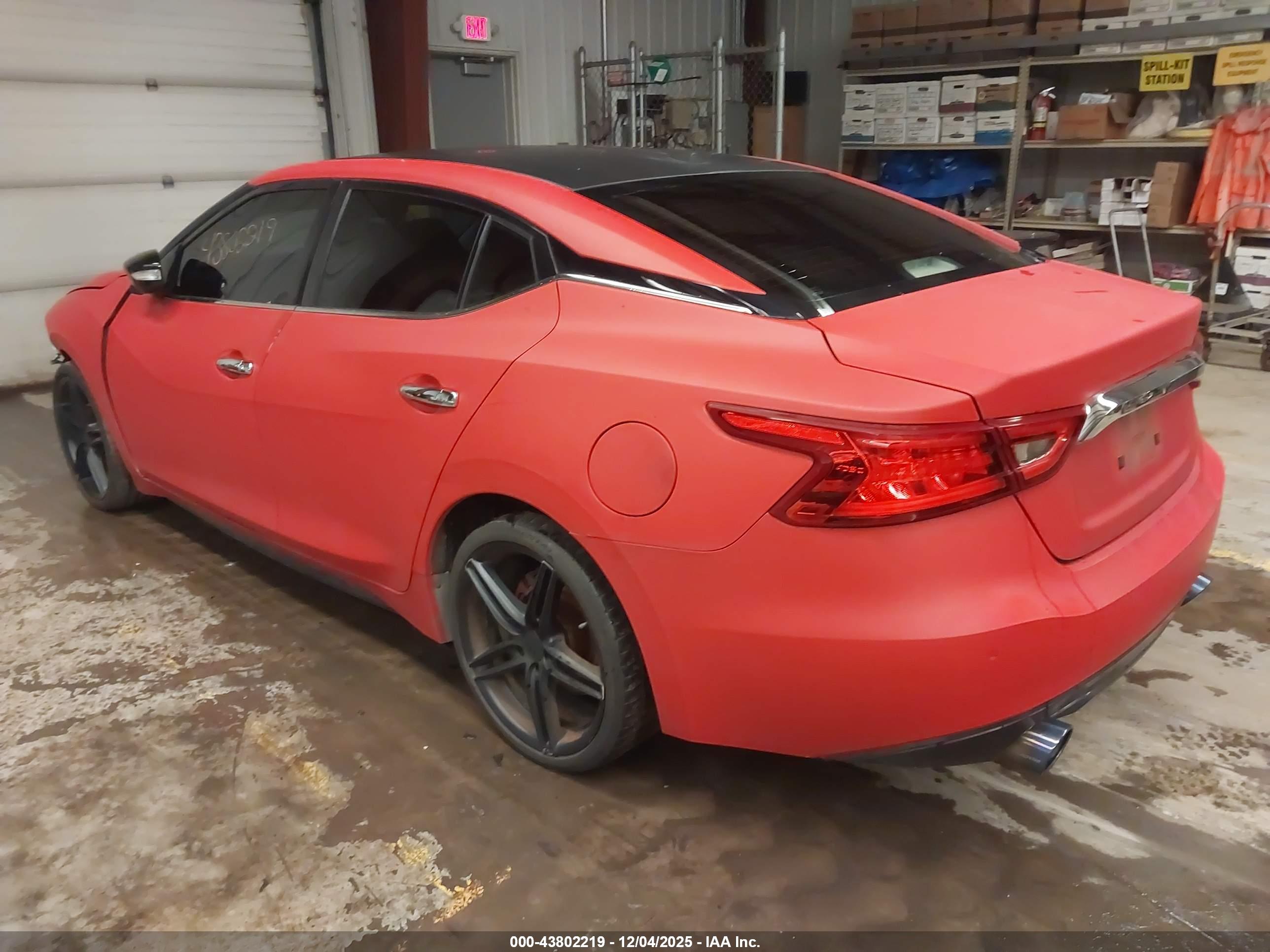 NISSAN MAXIMA image 3