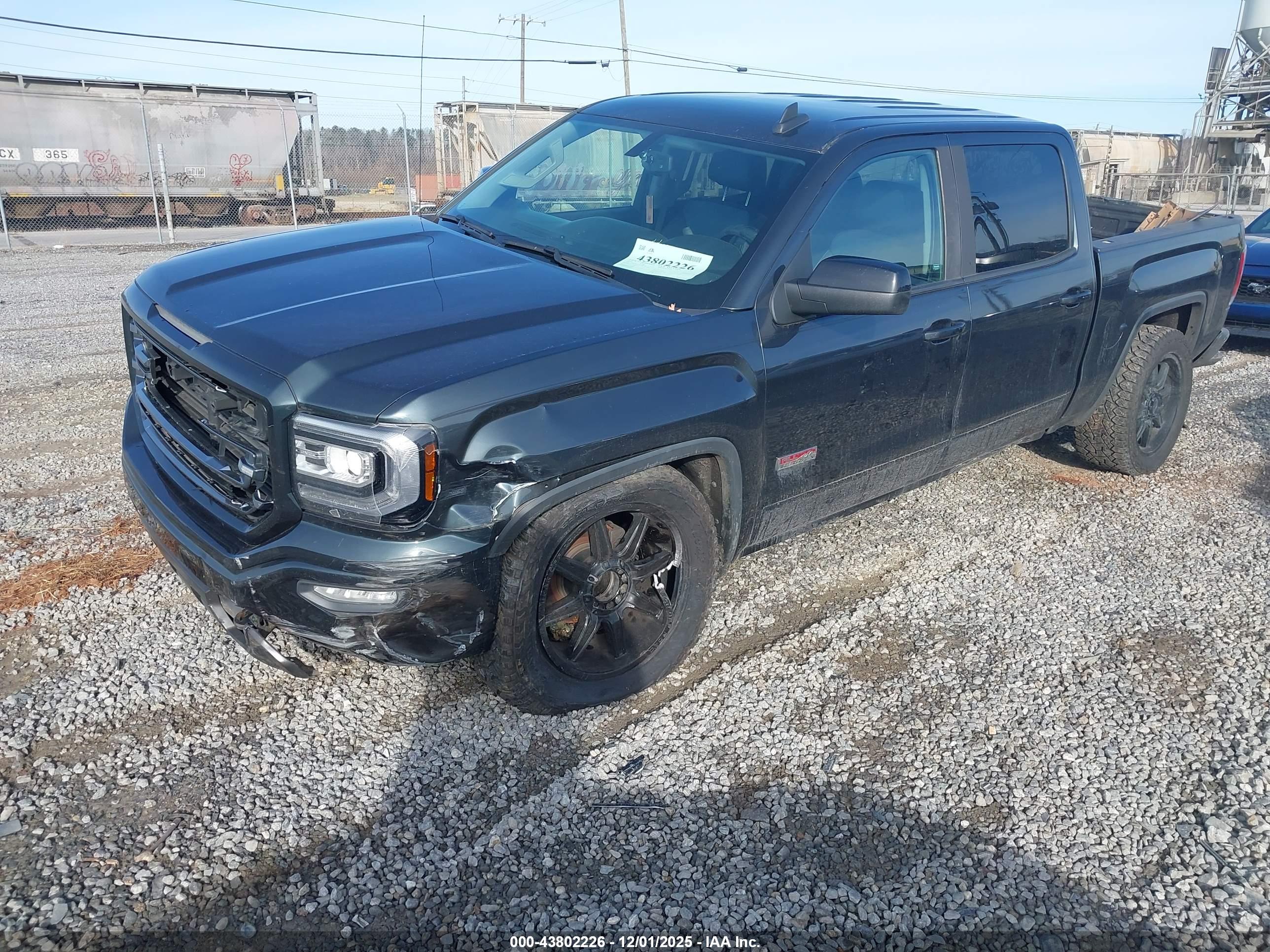 GMC SIERRA image 2