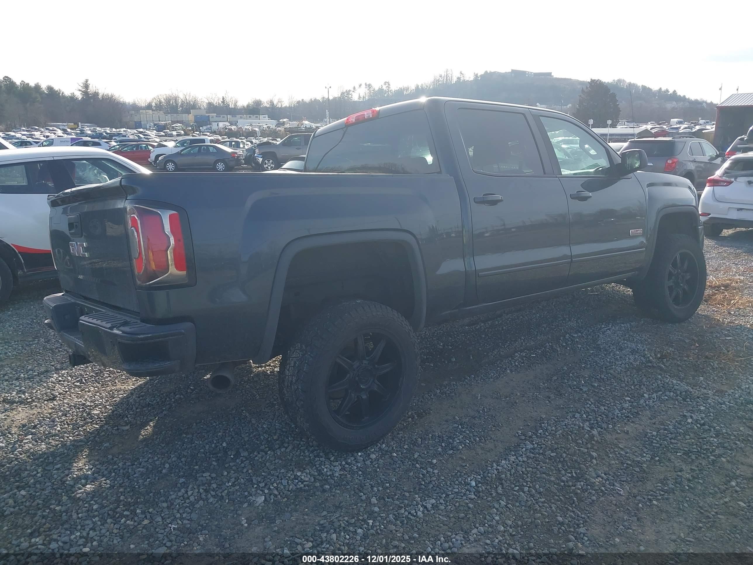 GMC SIERRA image 4