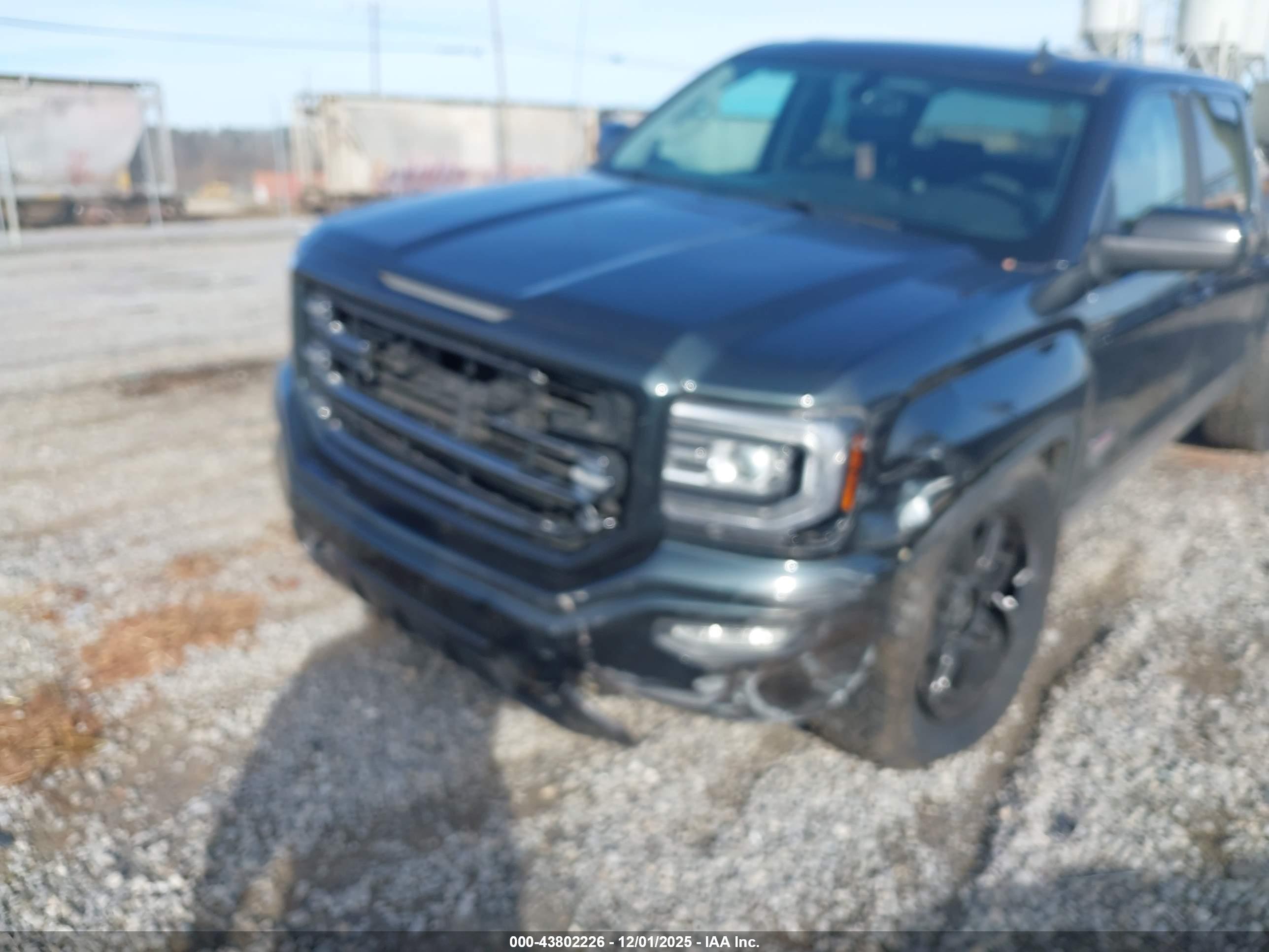 GMC SIERRA image 6