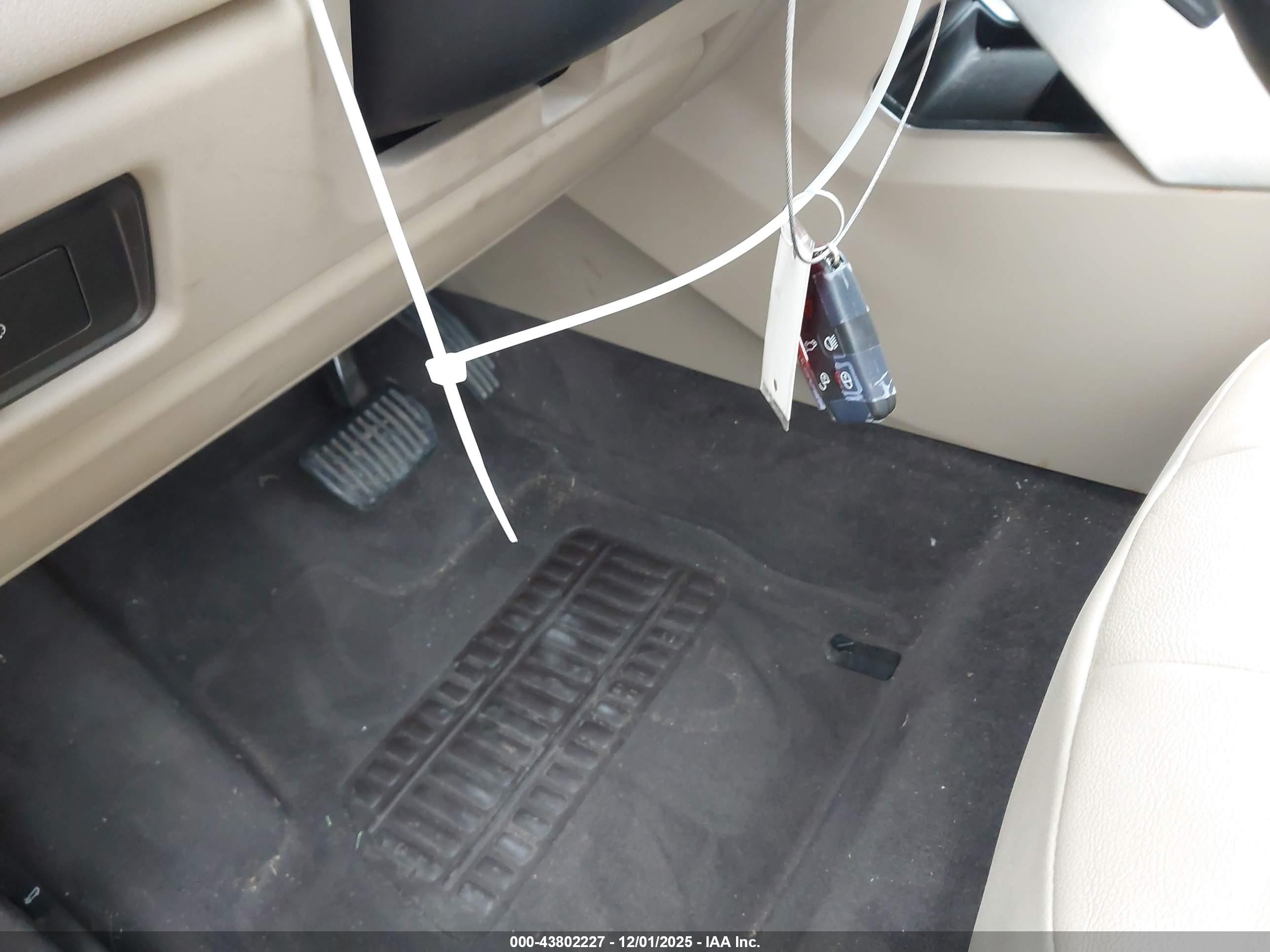 LAND ROVER image 11