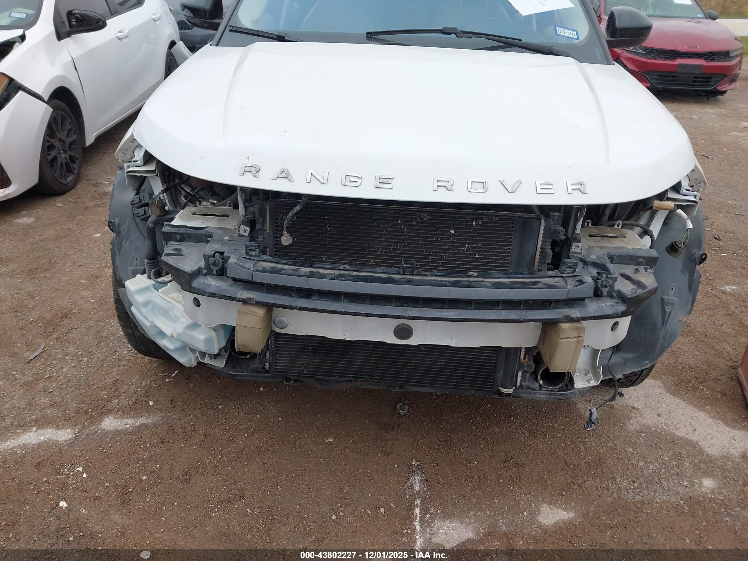 LAND ROVER image 6