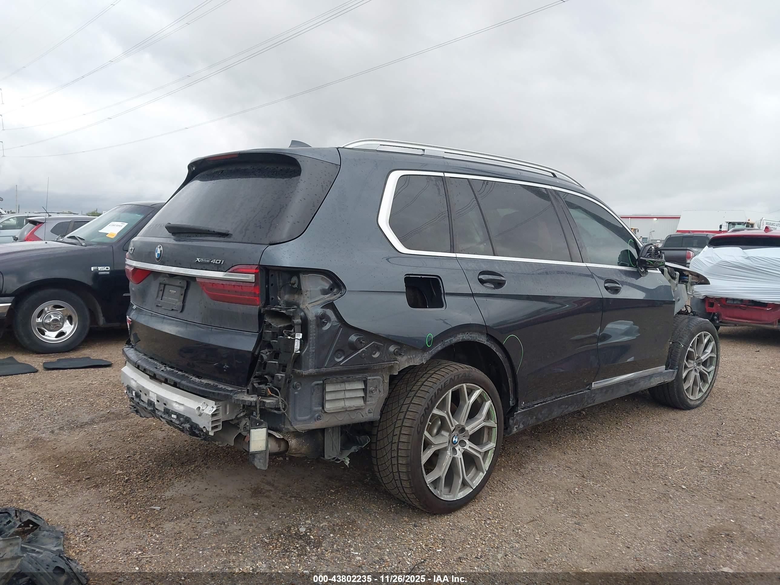 BMW X7 image 4