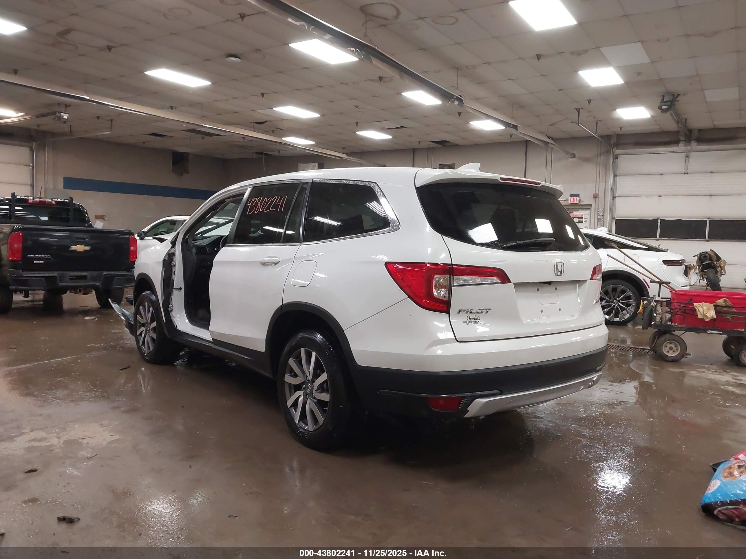 HONDA PILOT image 3