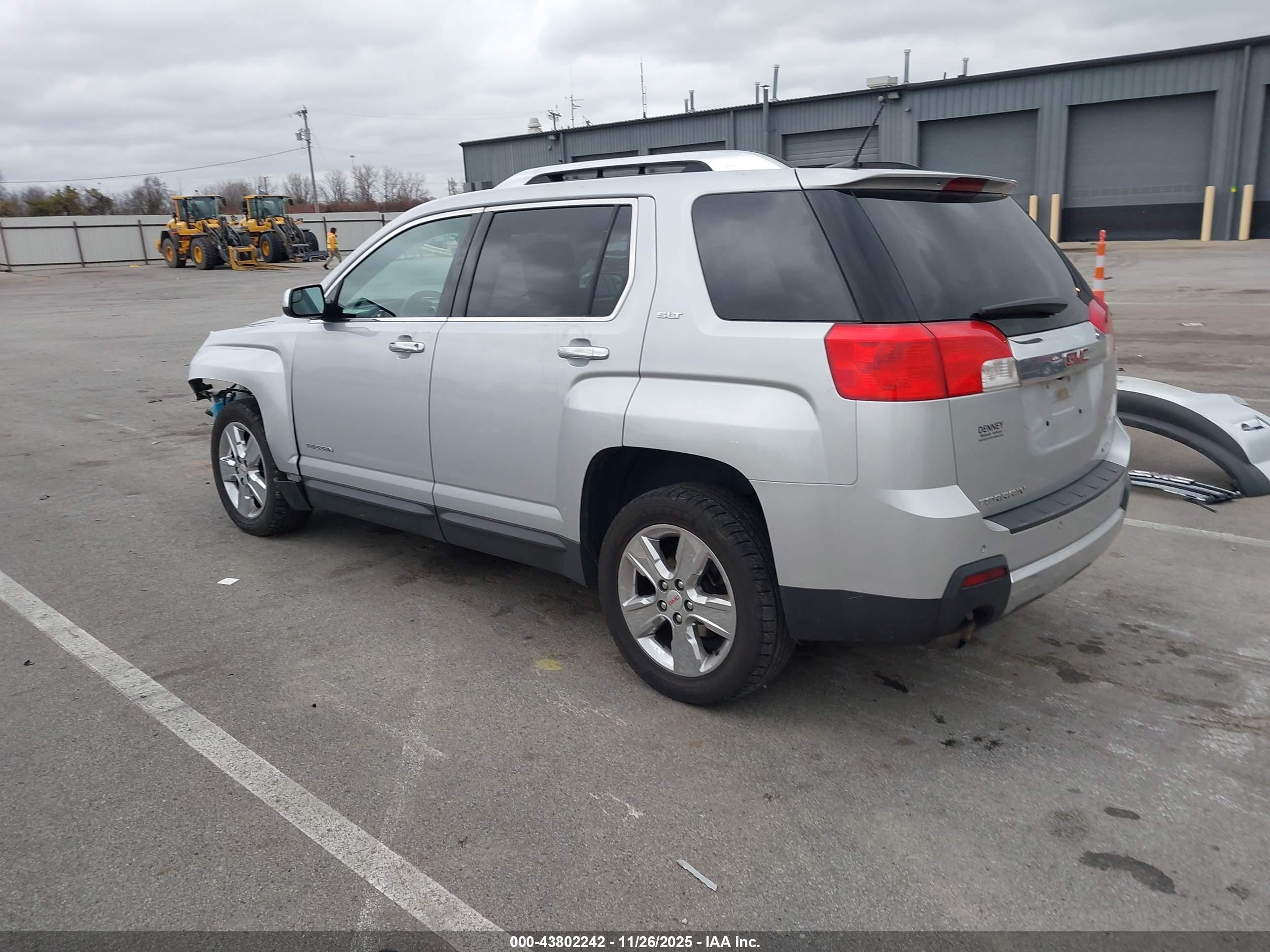 GMC TERRAIN image 3