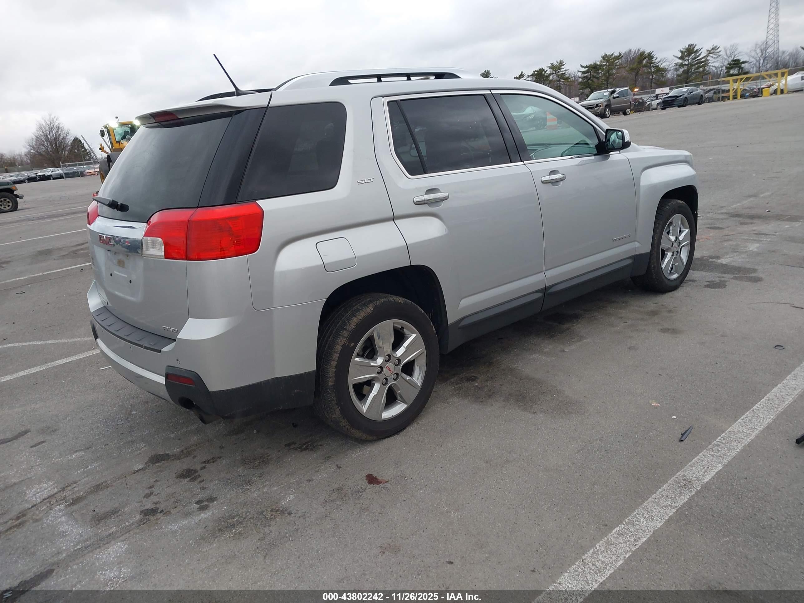 GMC TERRAIN image 4