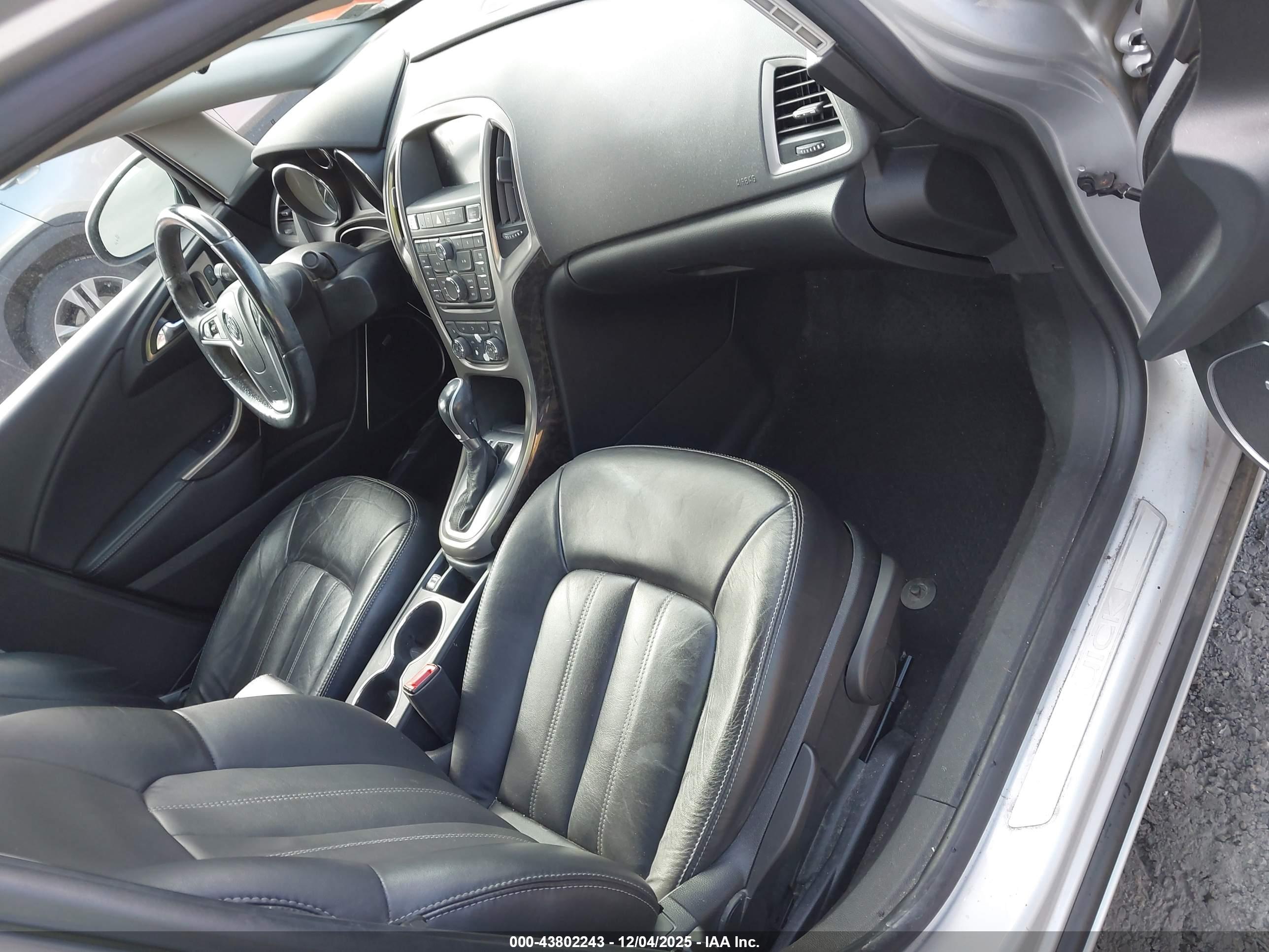BUICK VERANO image 5