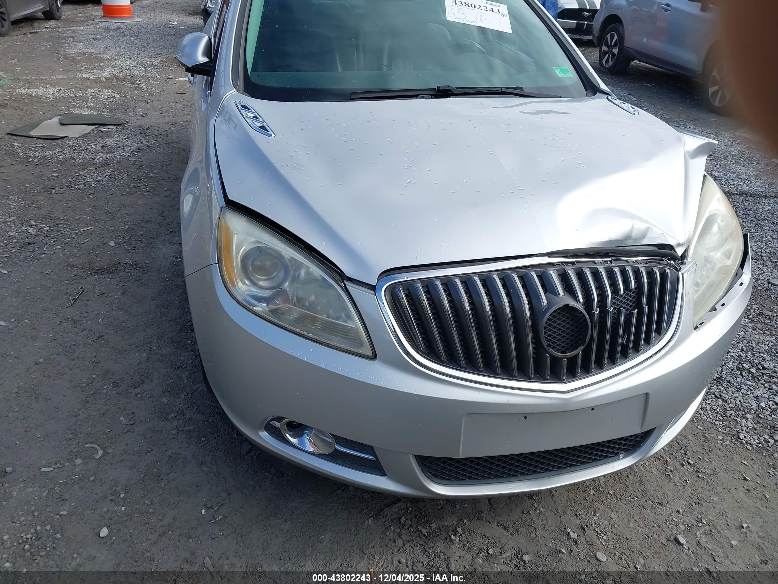 BUICK VERANO image 6