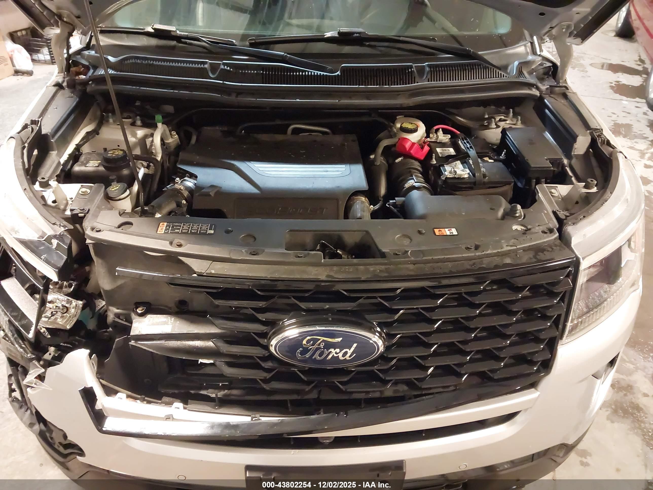 FORD EXPLORER image 10