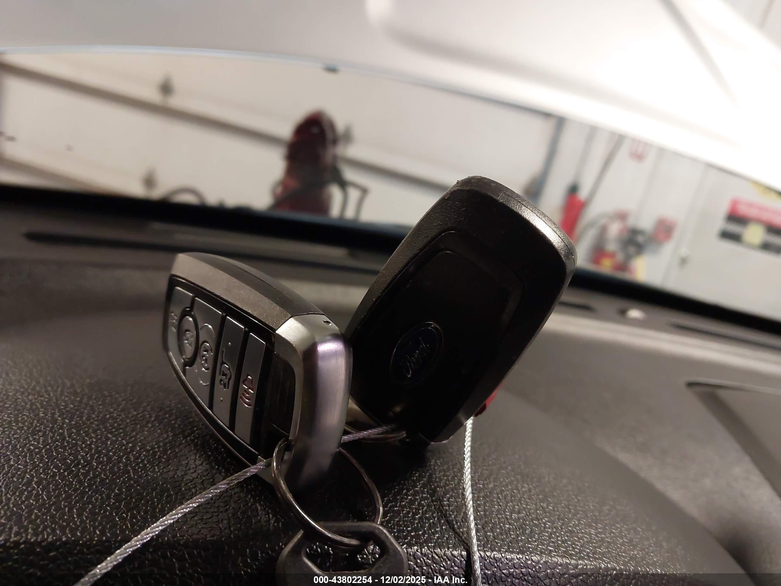 FORD EXPLORER image 11