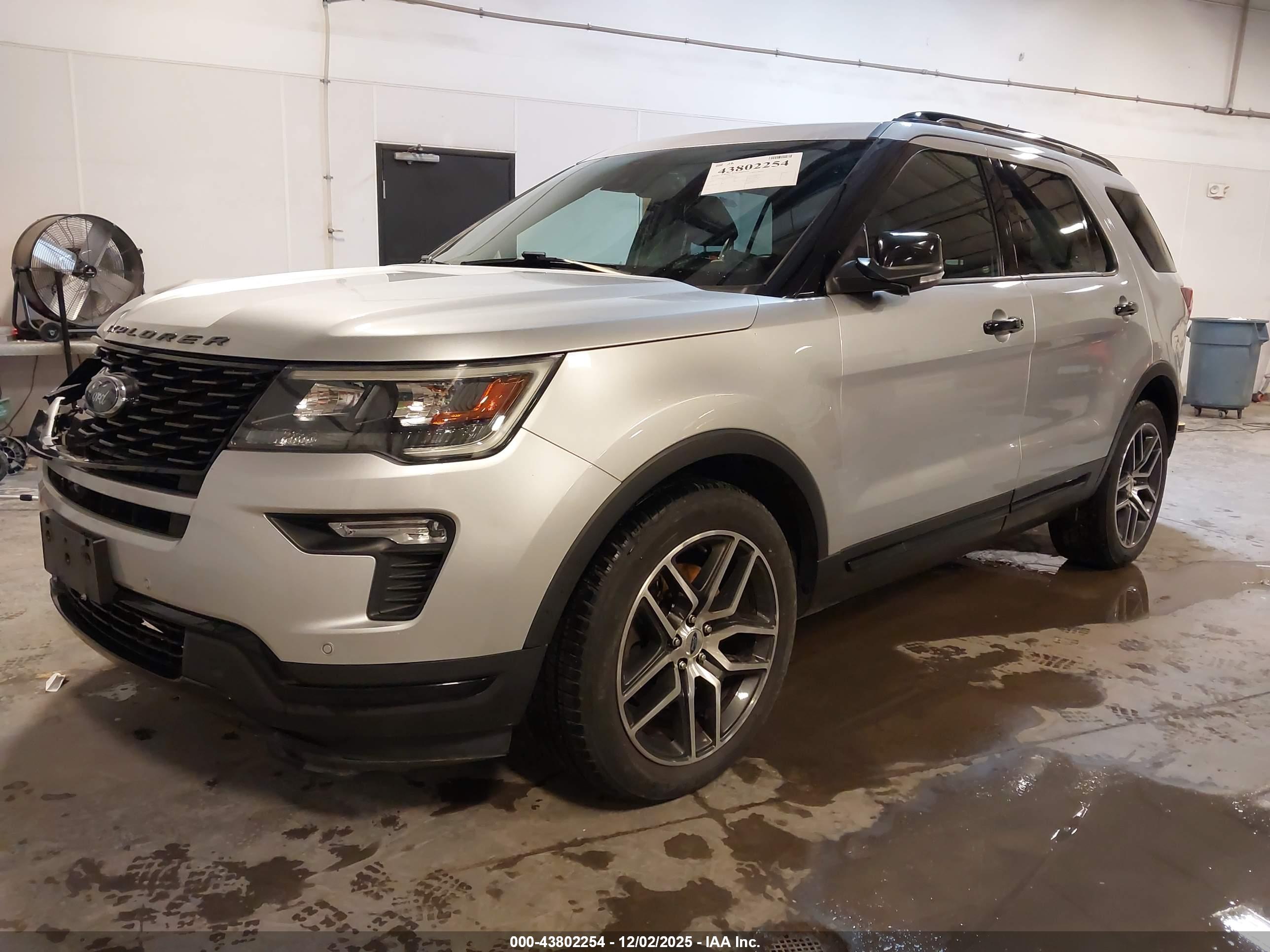 FORD EXPLORER image 2
