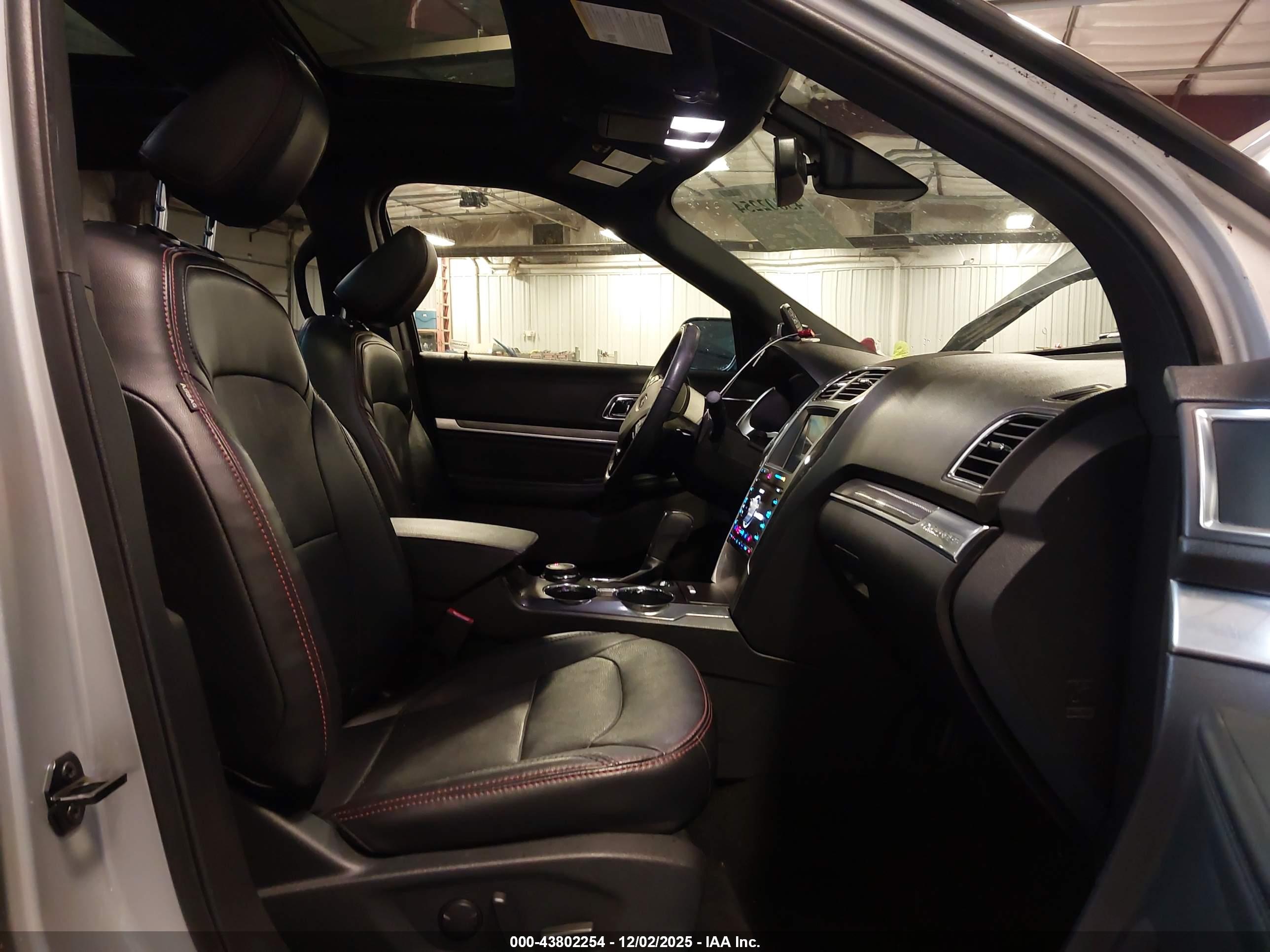 FORD EXPLORER image 5