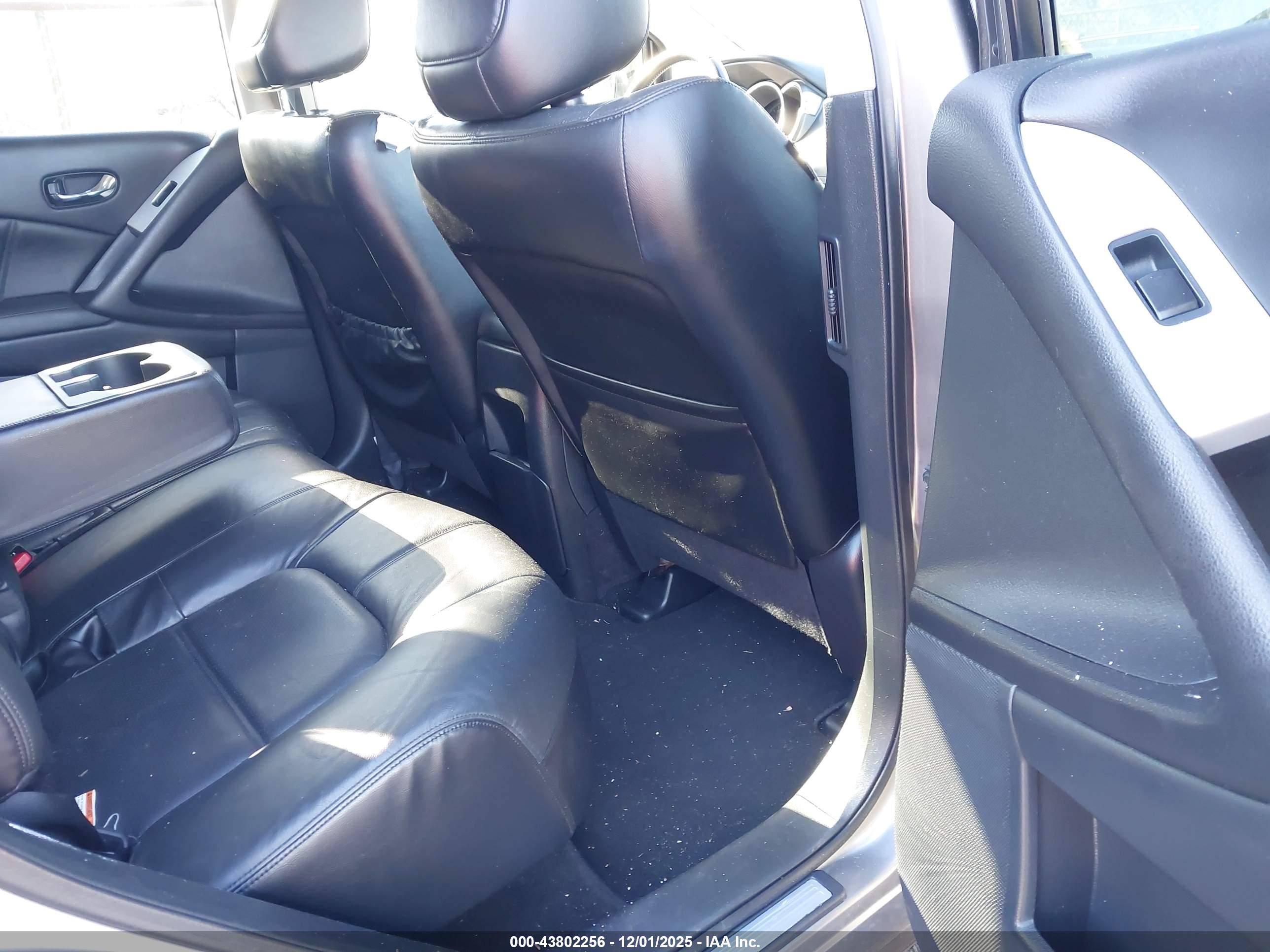 NISSAN MURANO image 8