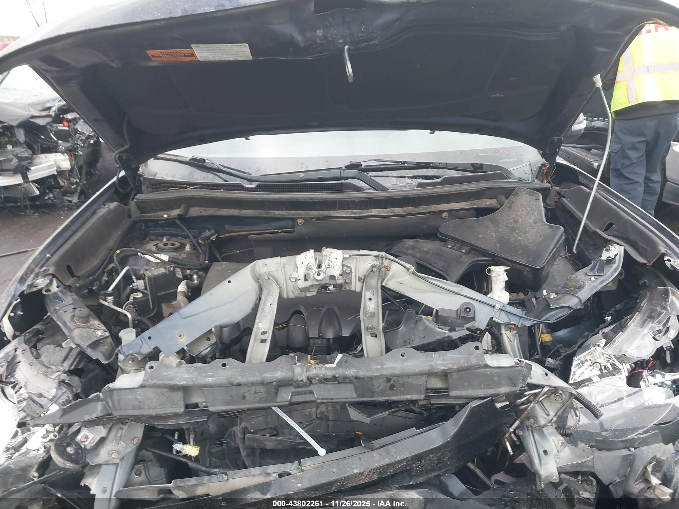 MITSUBISHI OUTLANDER image 10