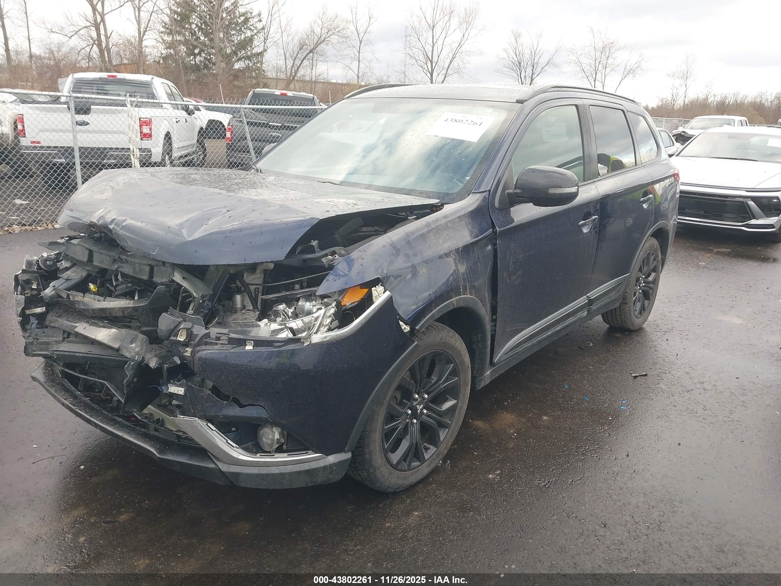 MITSUBISHI OUTLANDER image 2