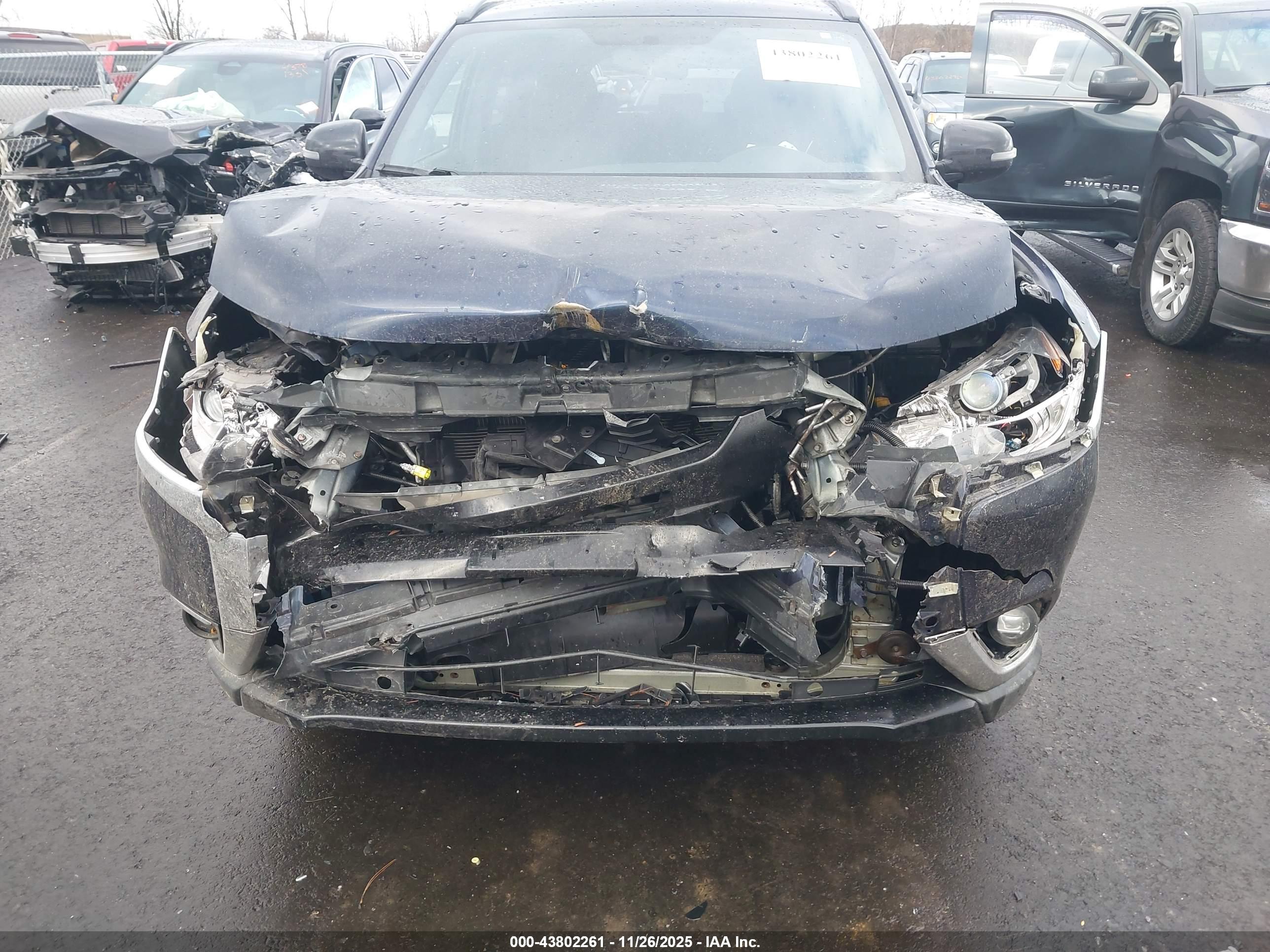 MITSUBISHI OUTLANDER image 6