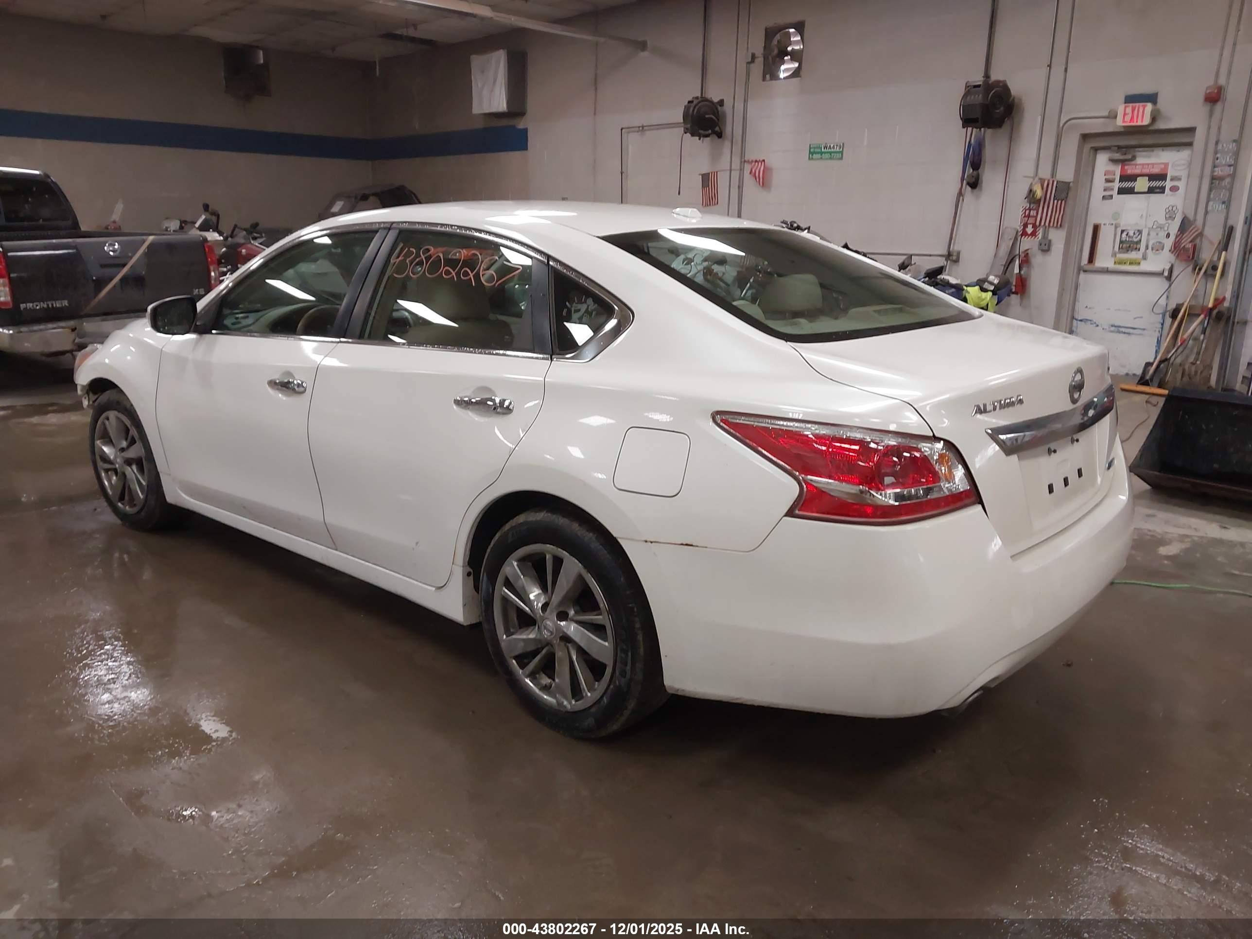 NISSAN ALTIMA image 3