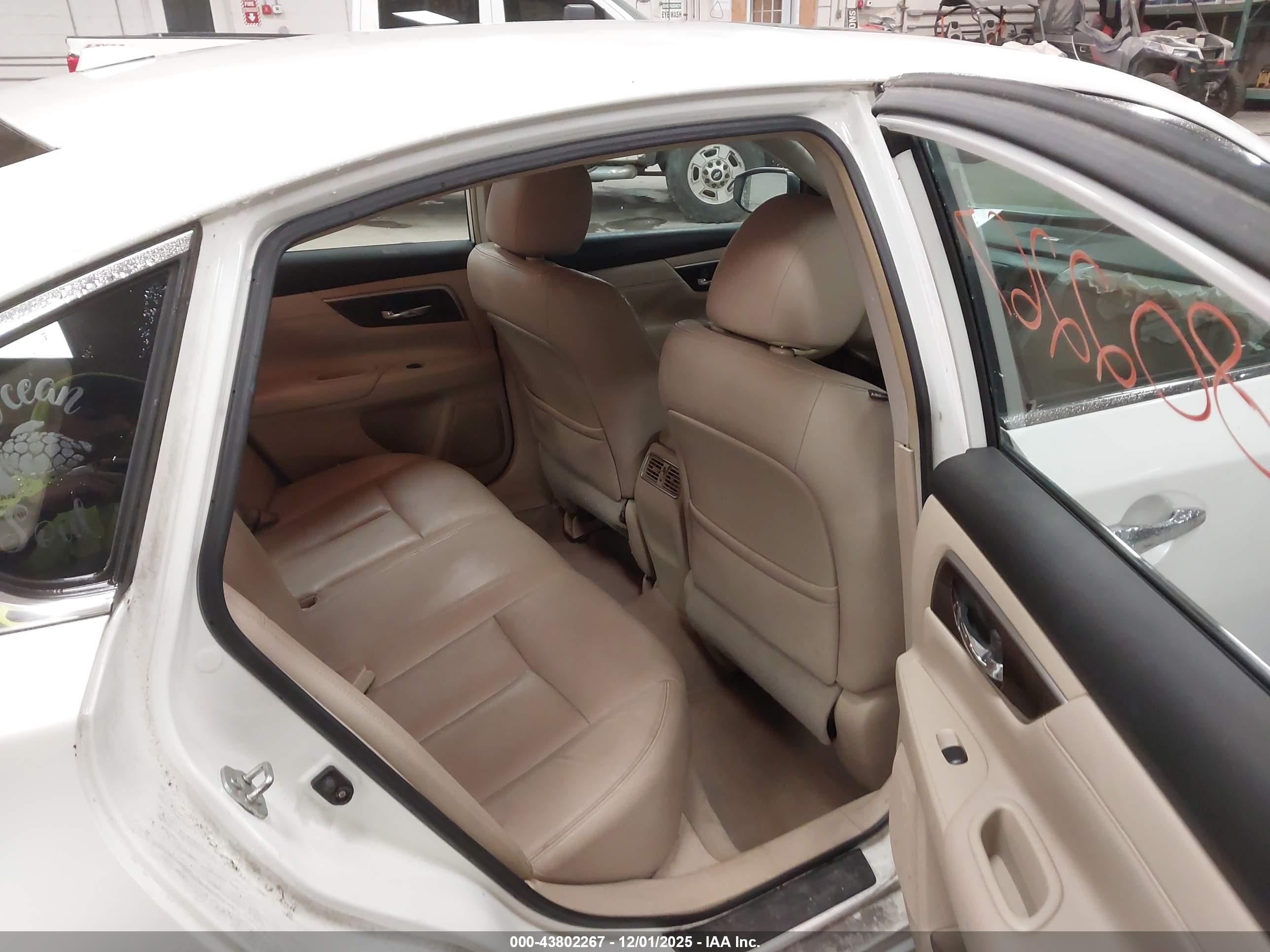 NISSAN ALTIMA image 8