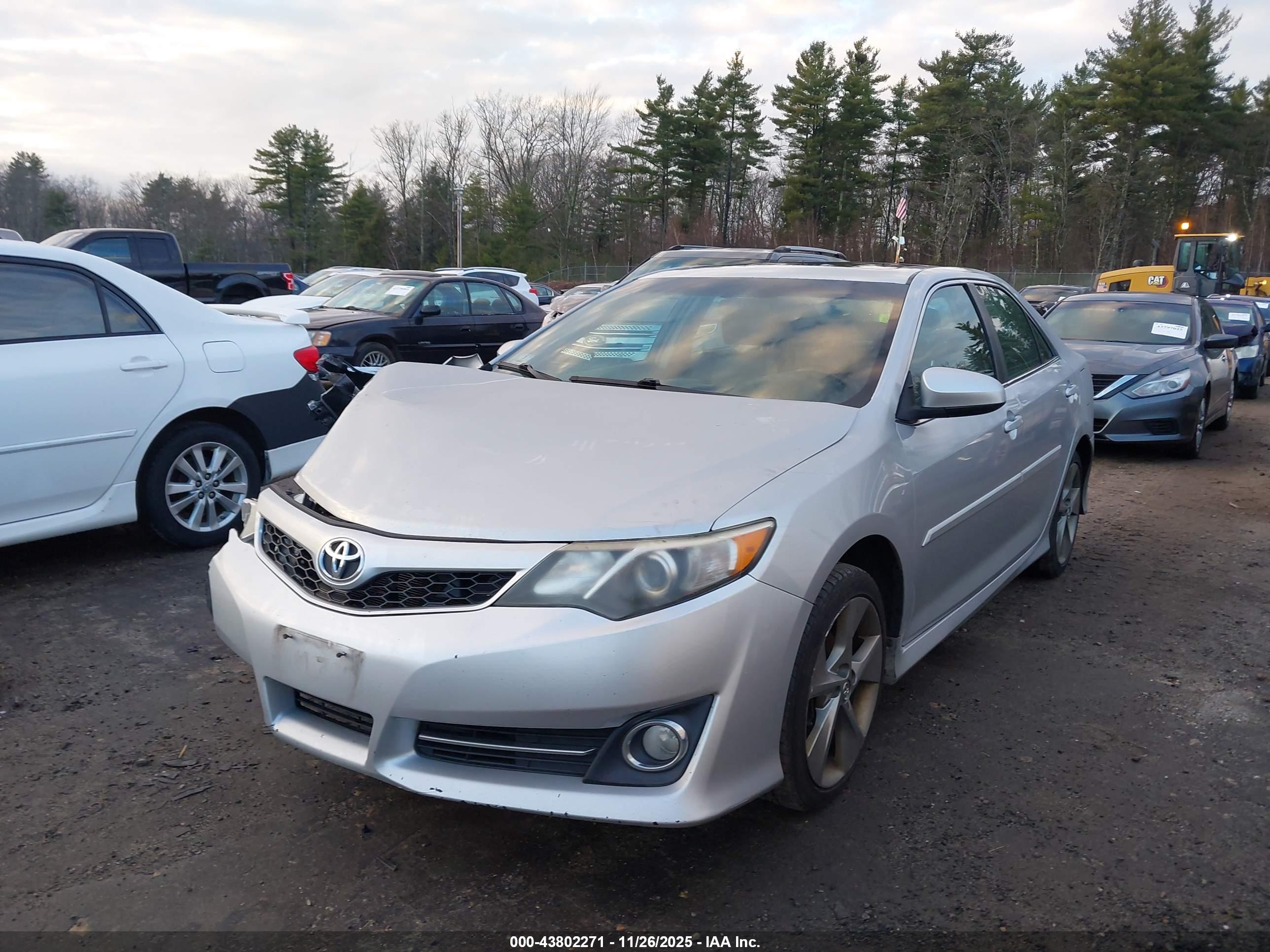TOYOTA CAMRY image 2