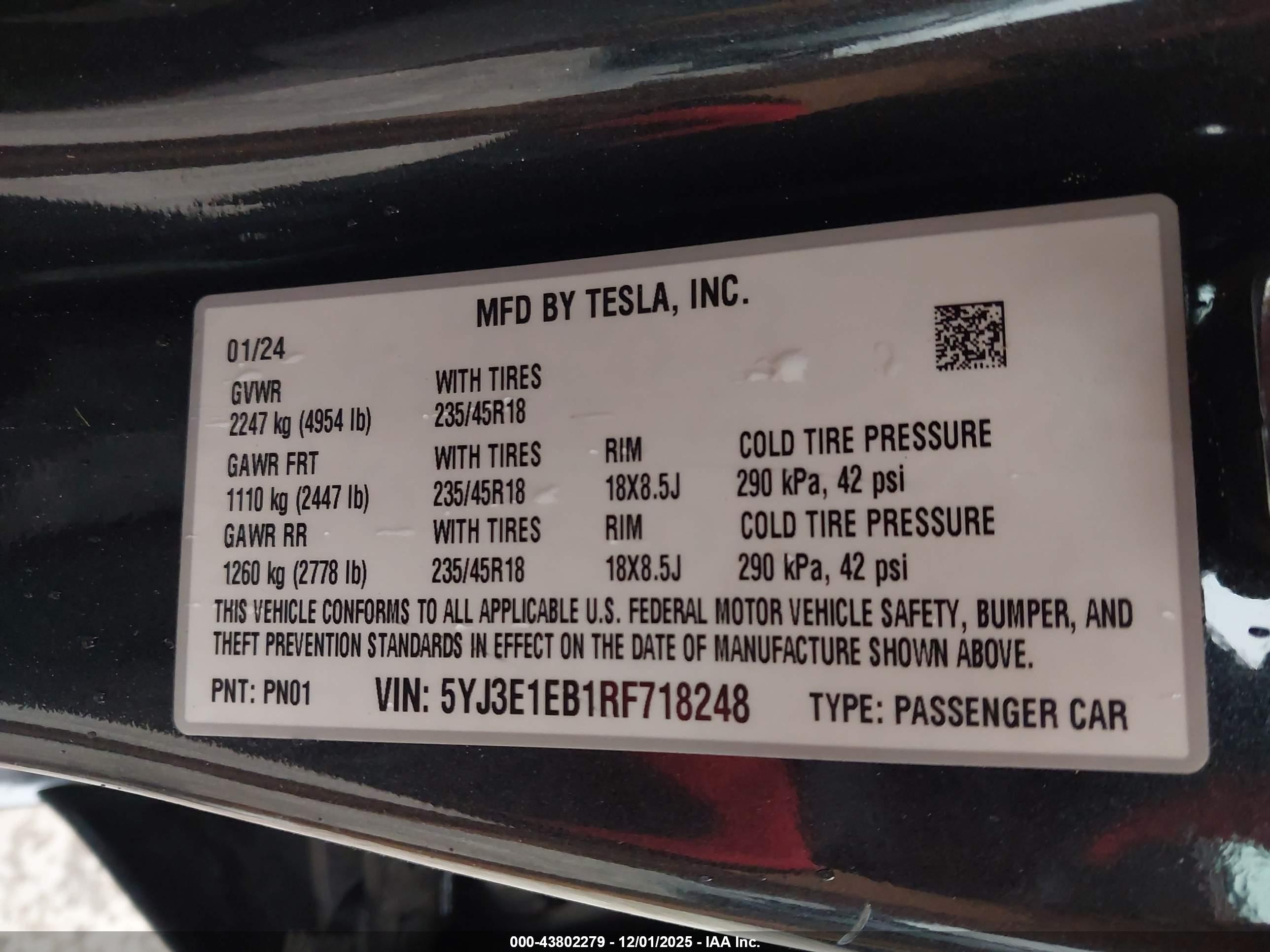 TESLA MODEL image 9