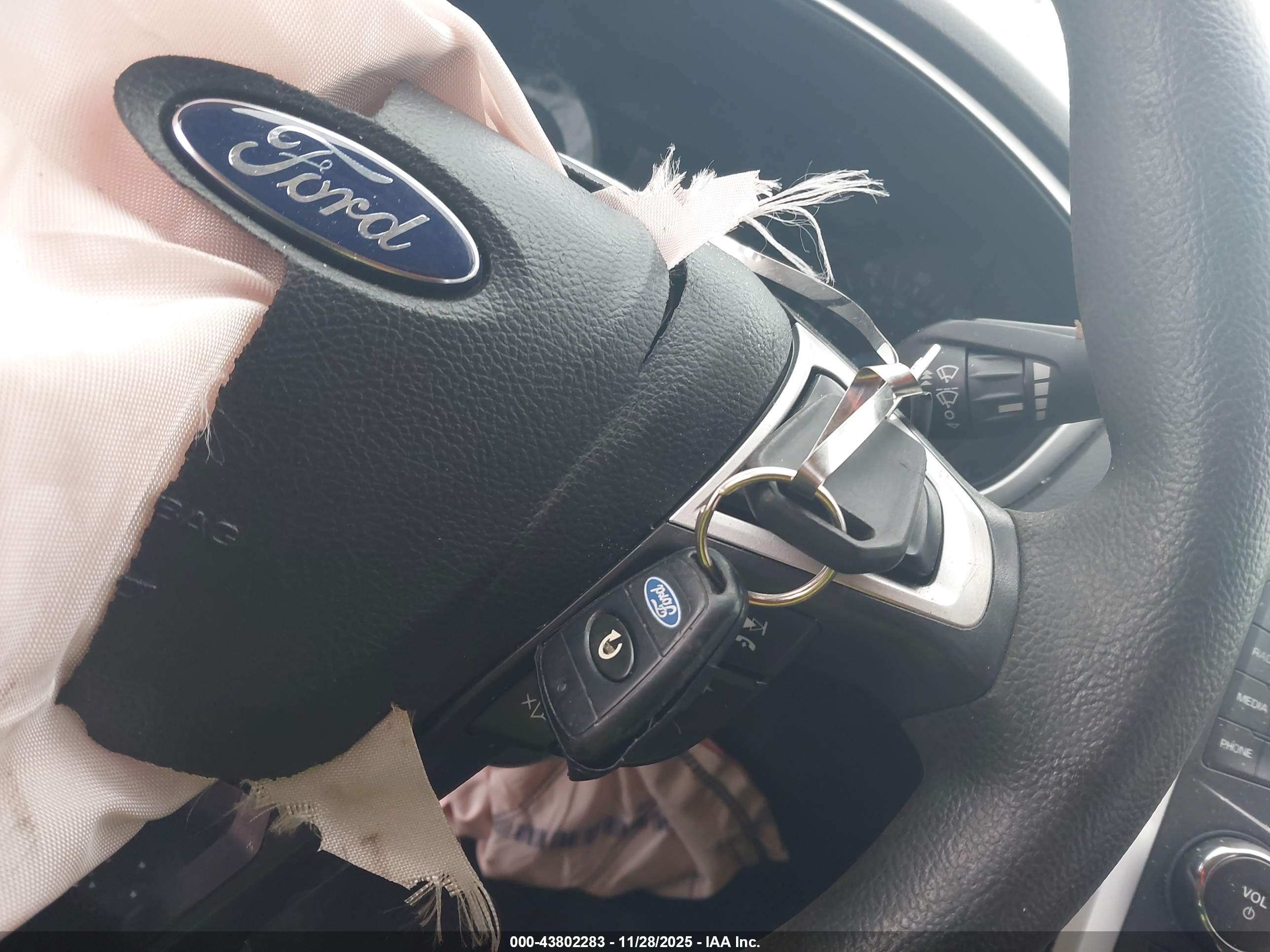 FORD FUSION image 11