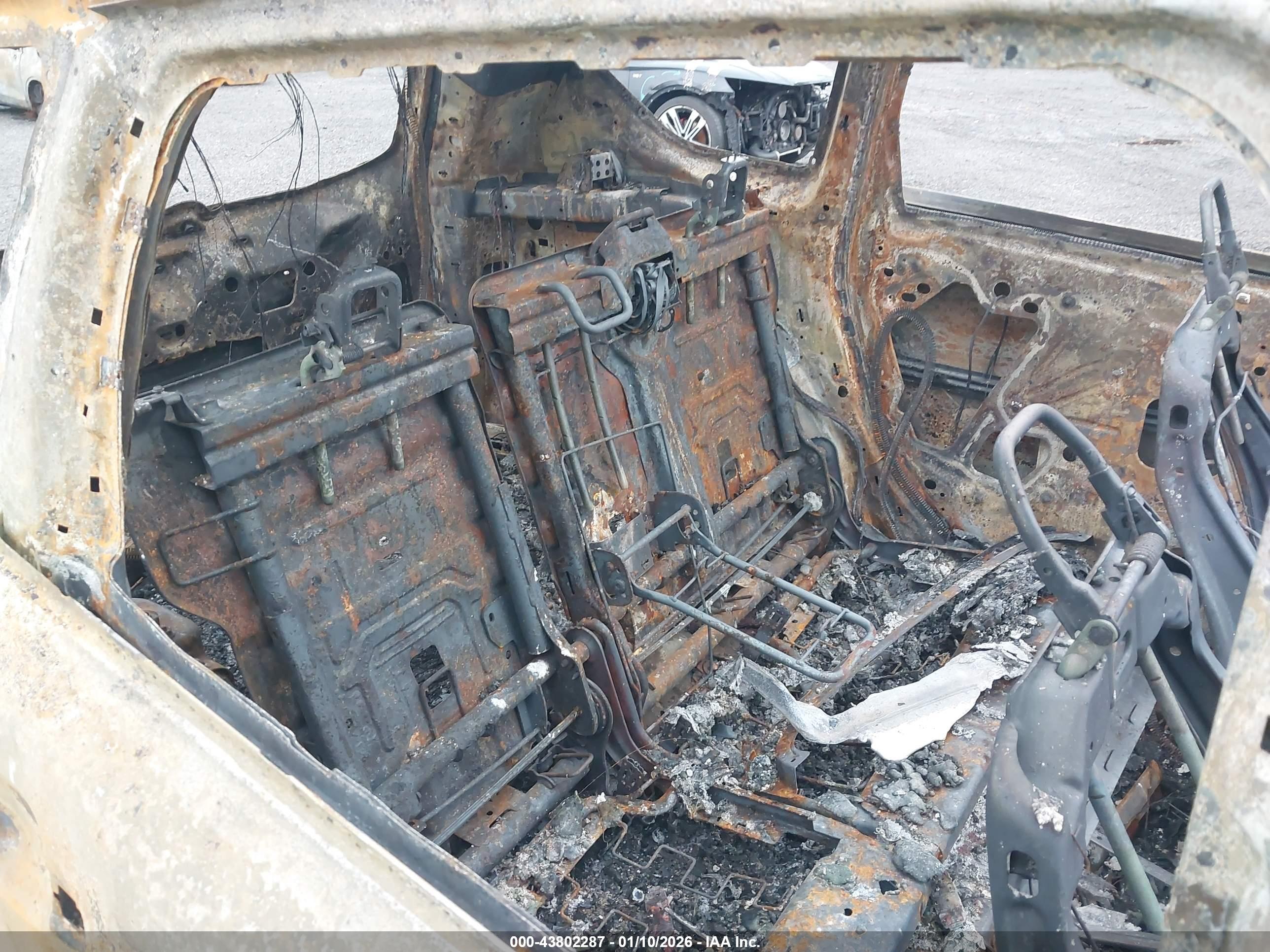 FORD ESCAPE image 8