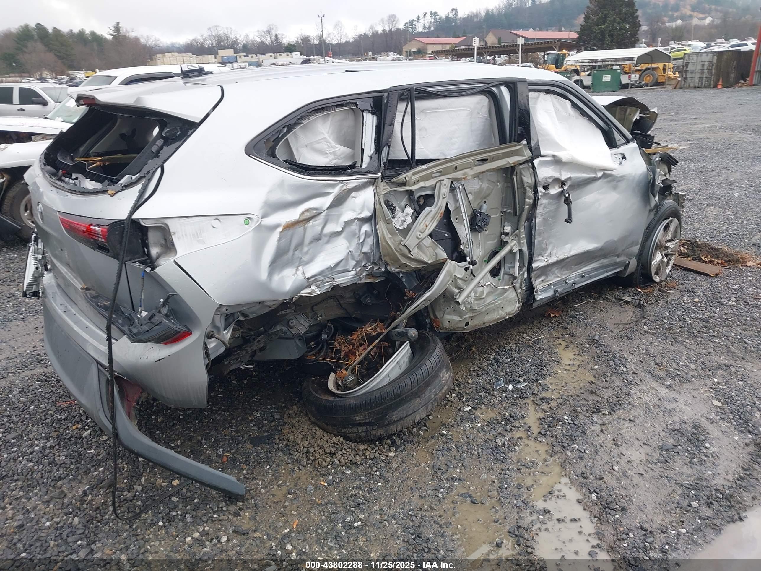 TOYOTA HIGHLANDER image 4