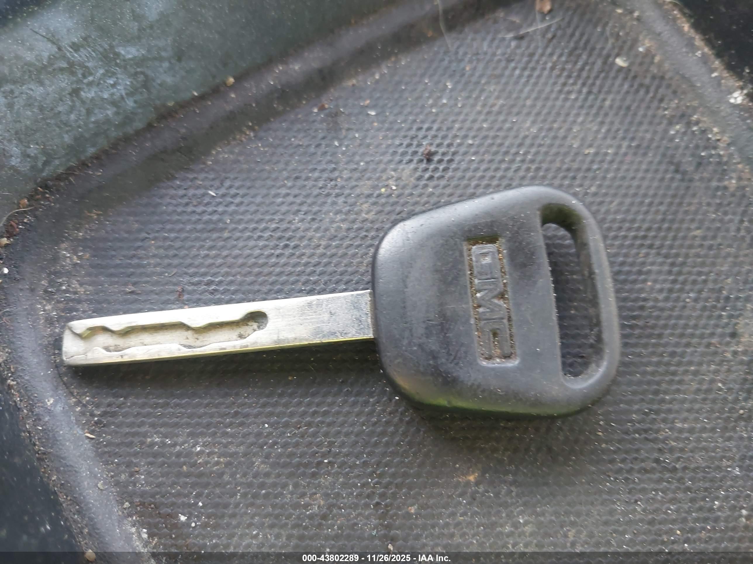 GMC SIERRA image 11