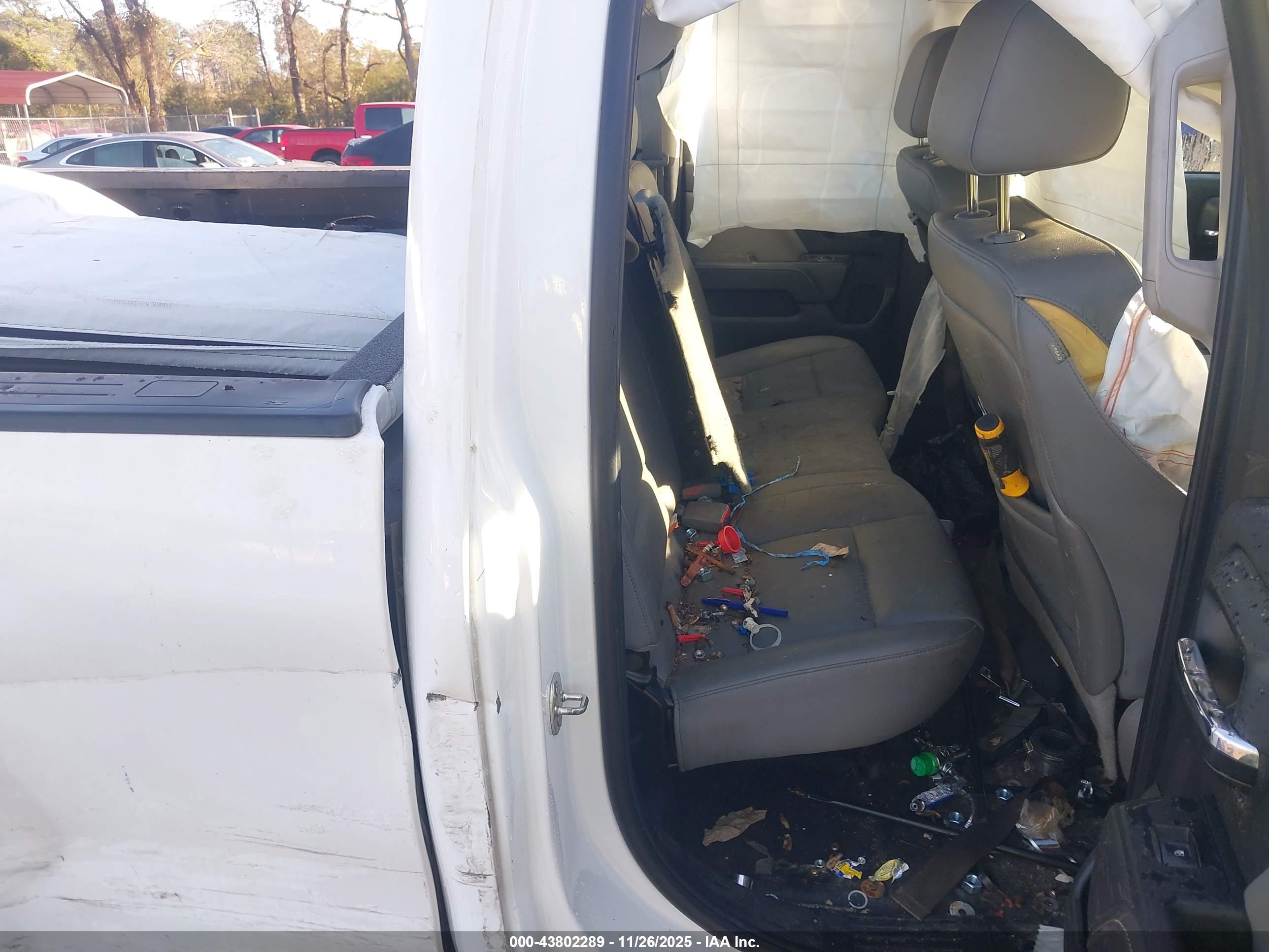 GMC SIERRA image 8