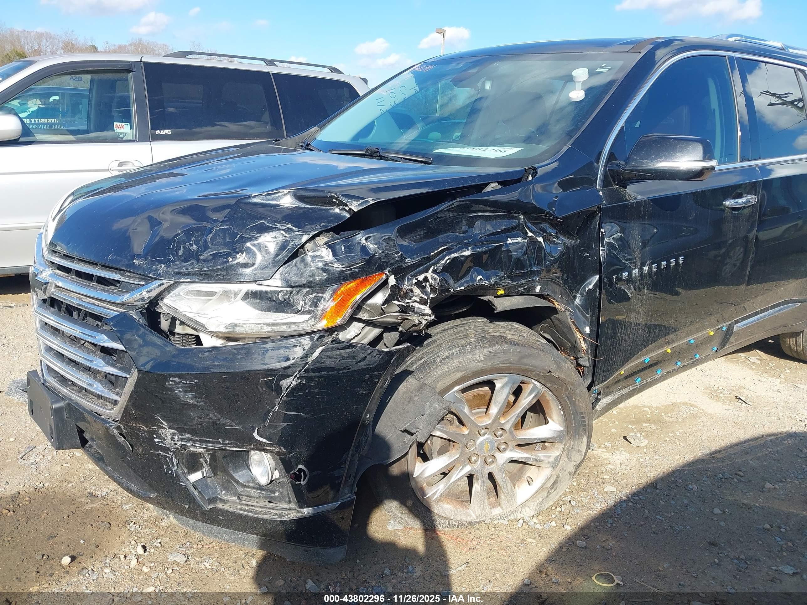 CHEVROLET TRAVERSE image 6