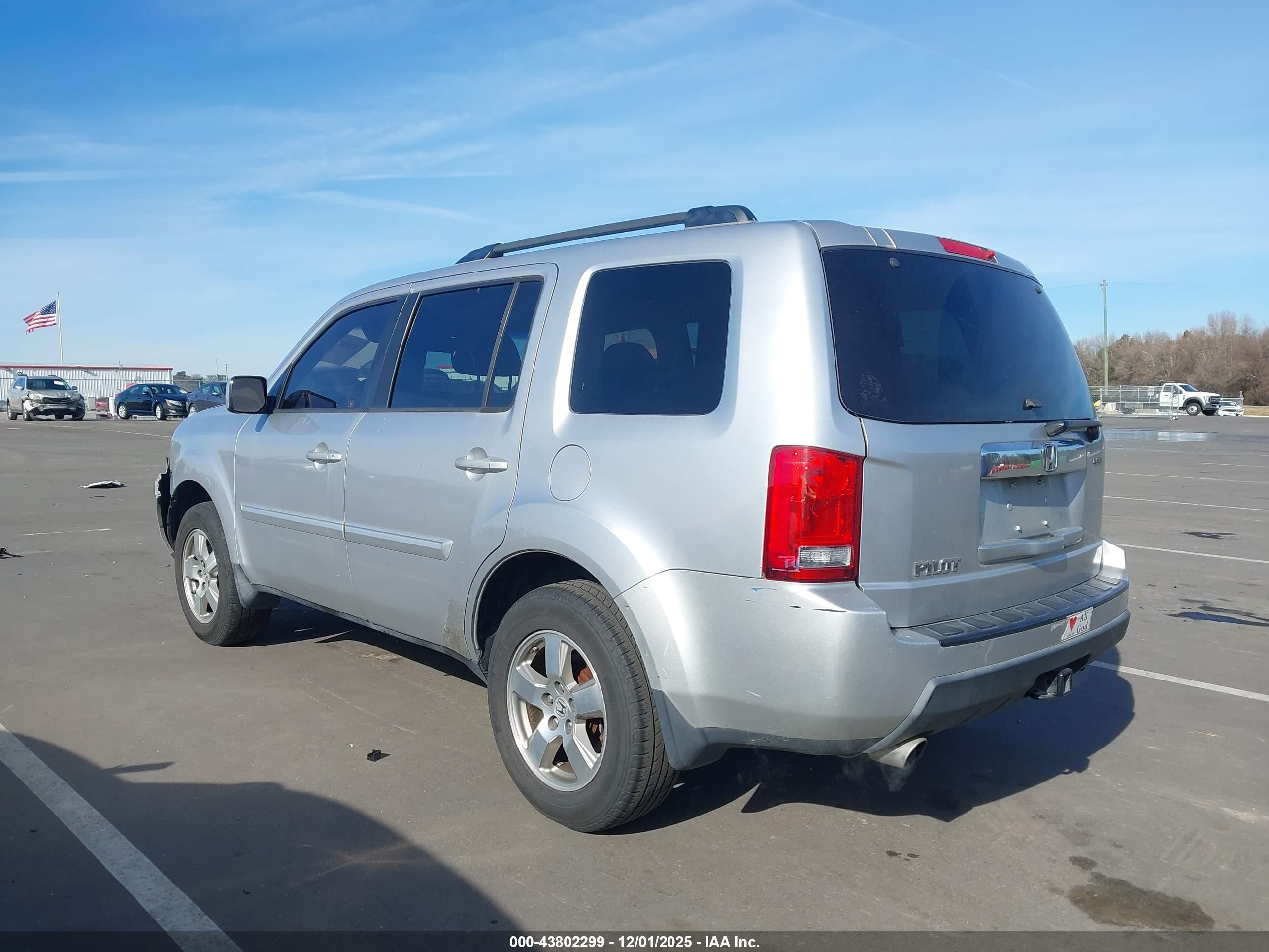 HONDA PILOT image 3