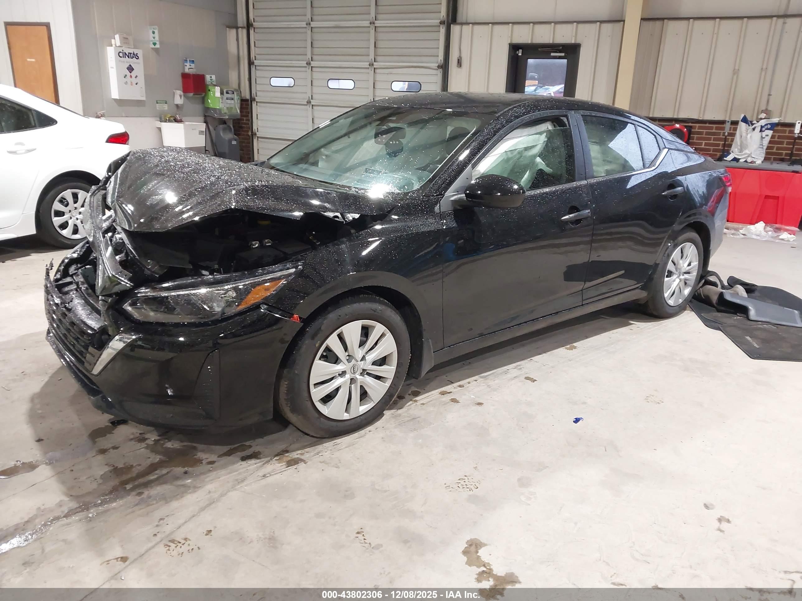 NISSAN SENTRA image 2