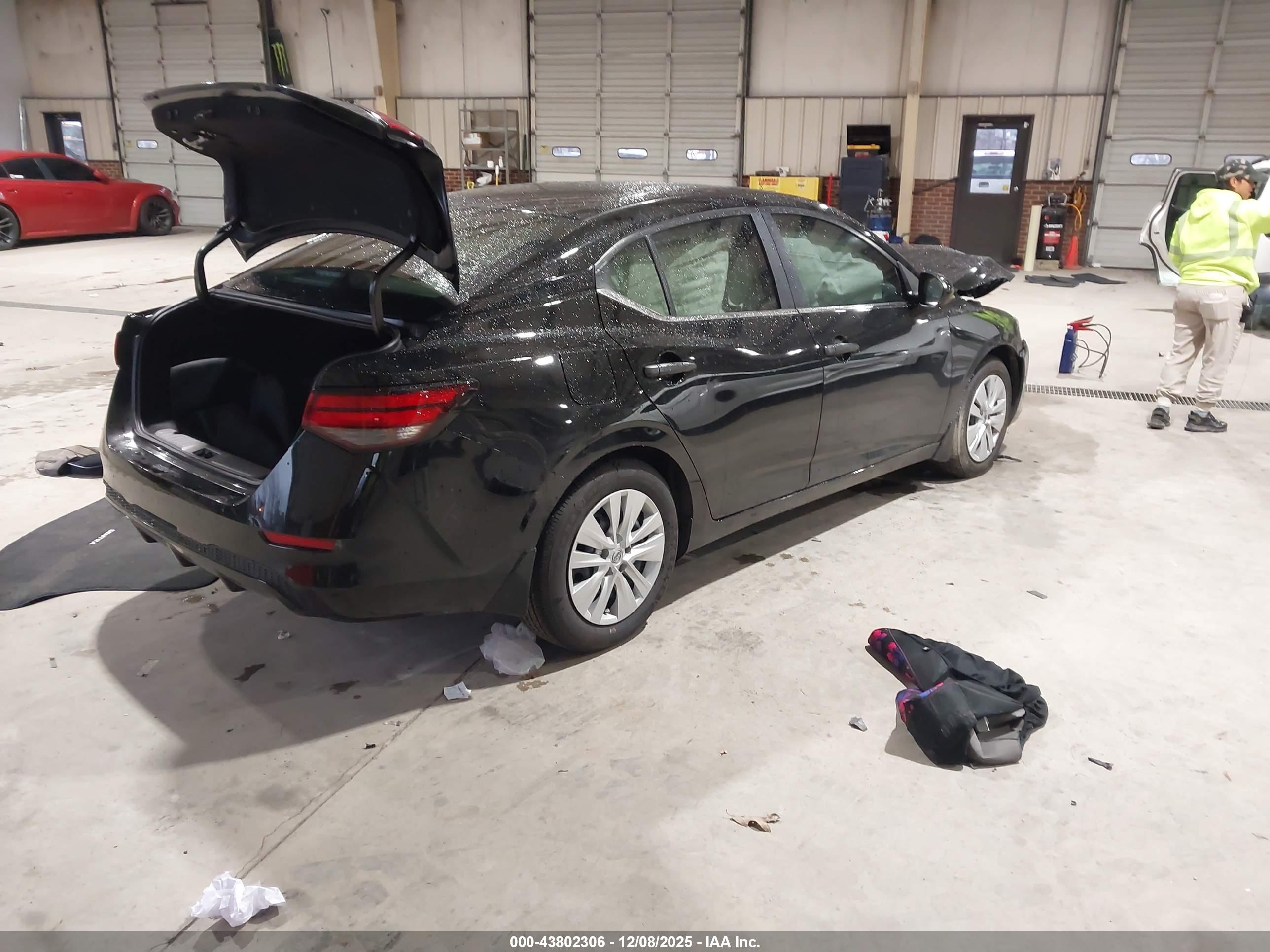 NISSAN SENTRA image 4