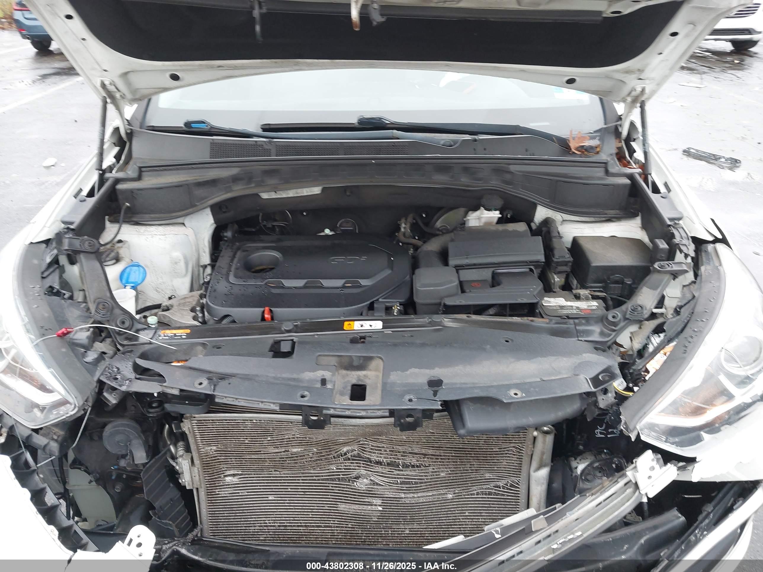 HYUNDAI SANTA image 10