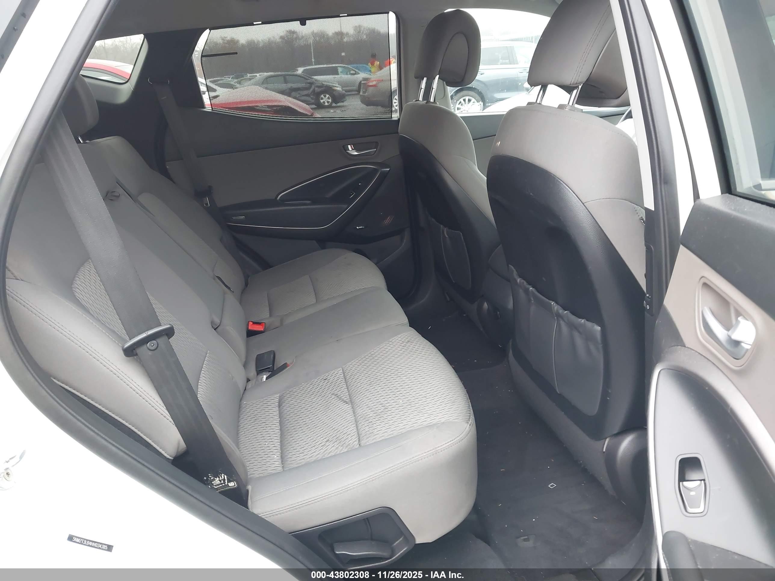 HYUNDAI SANTA image 8