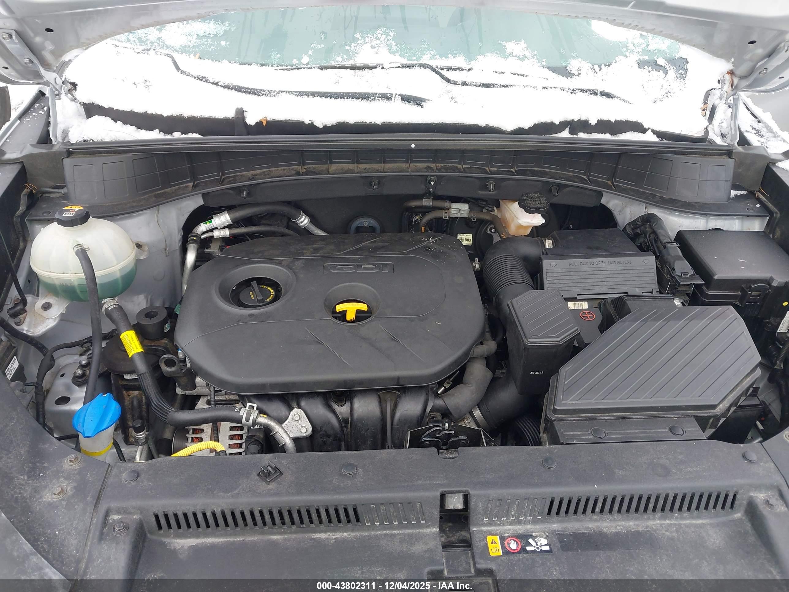 HYUNDAI TUCSON image 10
